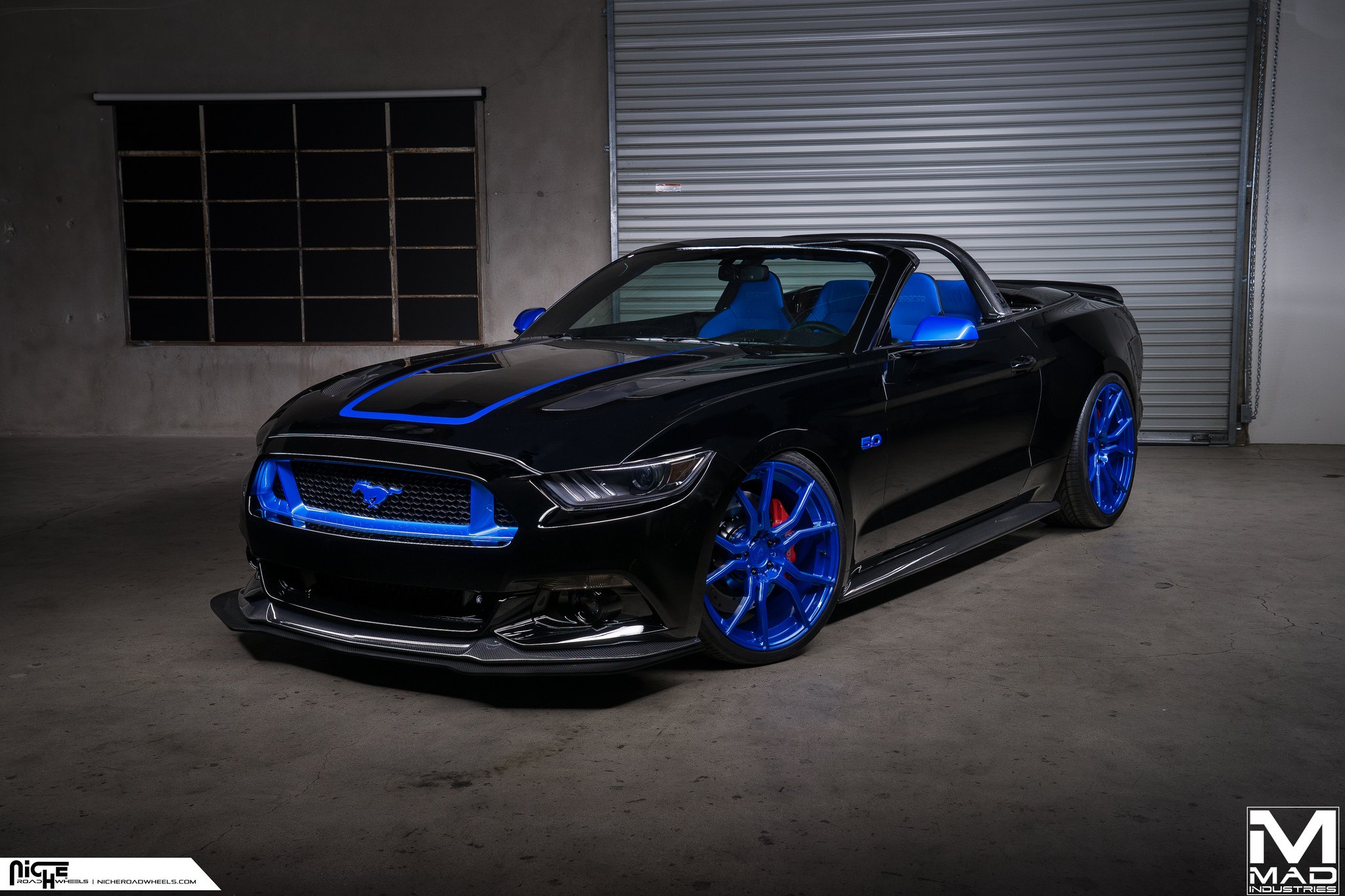 Темно синий цвет автомобиля фото