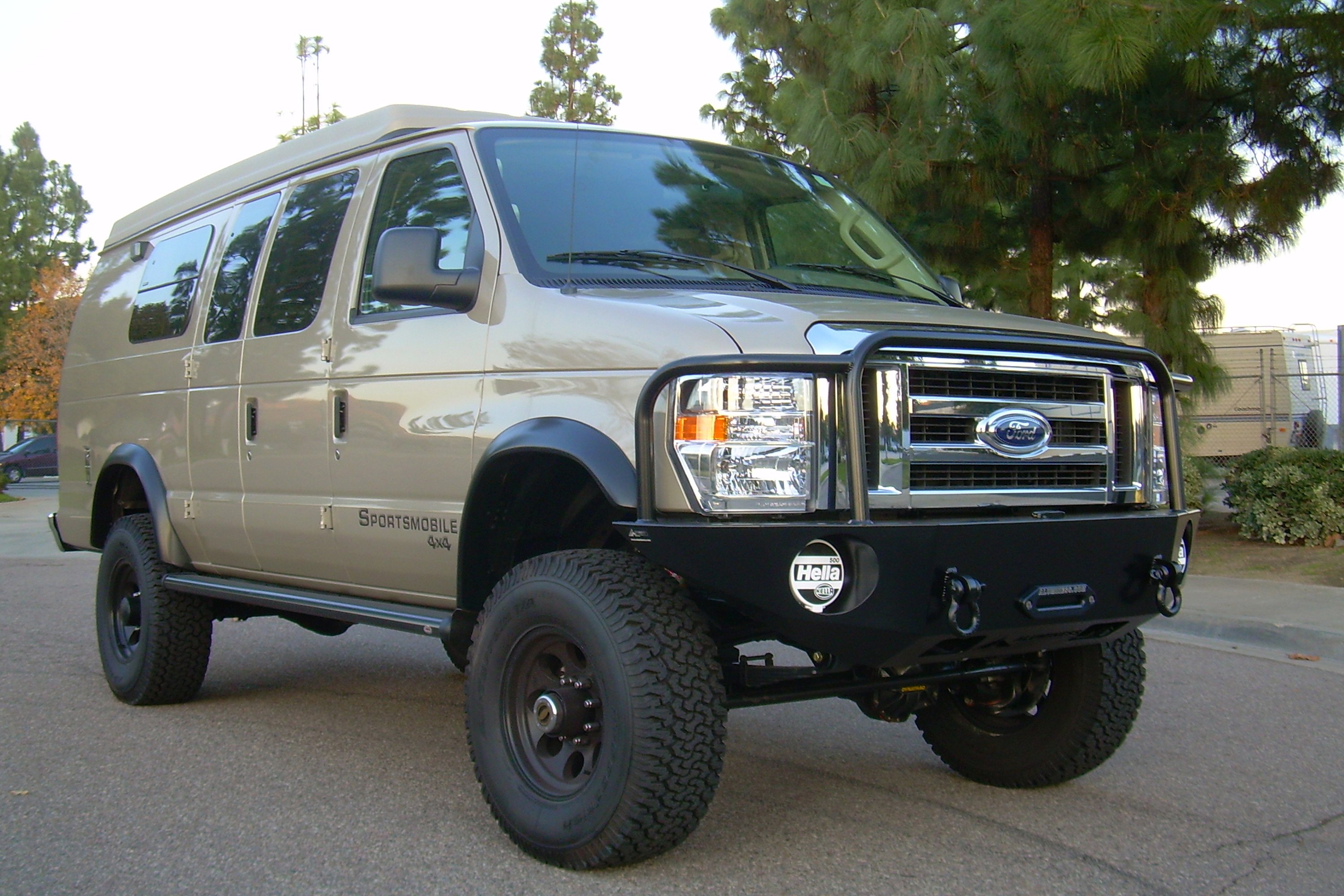 Aluminess® Ford Eseries 2010 Full Width Black Front Winch HD Bumper