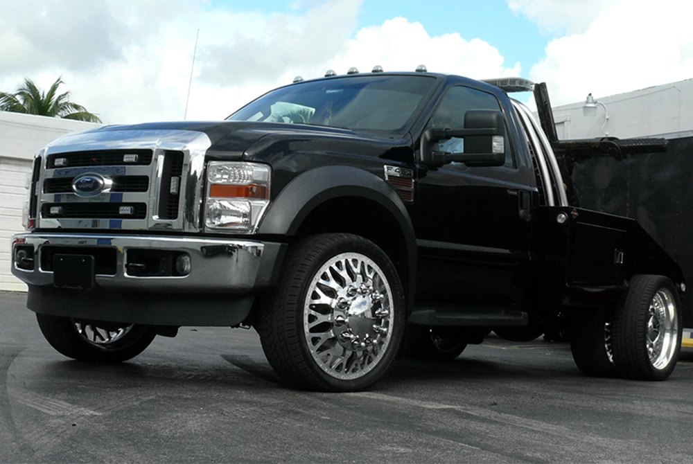 AMERICAN FORCE ® - G17 EVO DUALLY WITH ADAPTER Polished on Ford F-450.