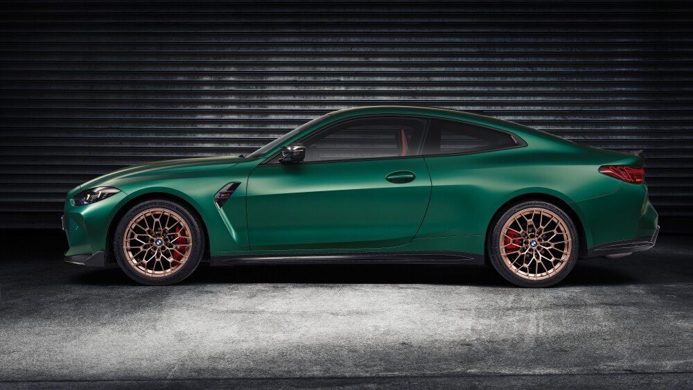 2025 BMW M4 CS on staggered wheels