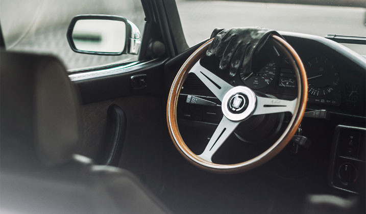 Classic Looking Custom Steering Wheels