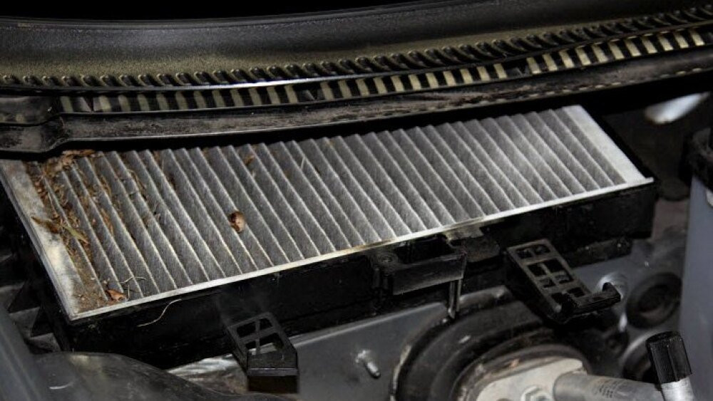 Dirty cabin air filter
