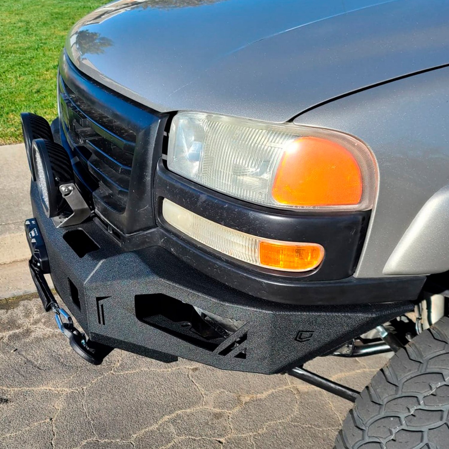 Chassis Unlimited® GMC Sierra 2500 HD 2005 Octane Full Width Blacked