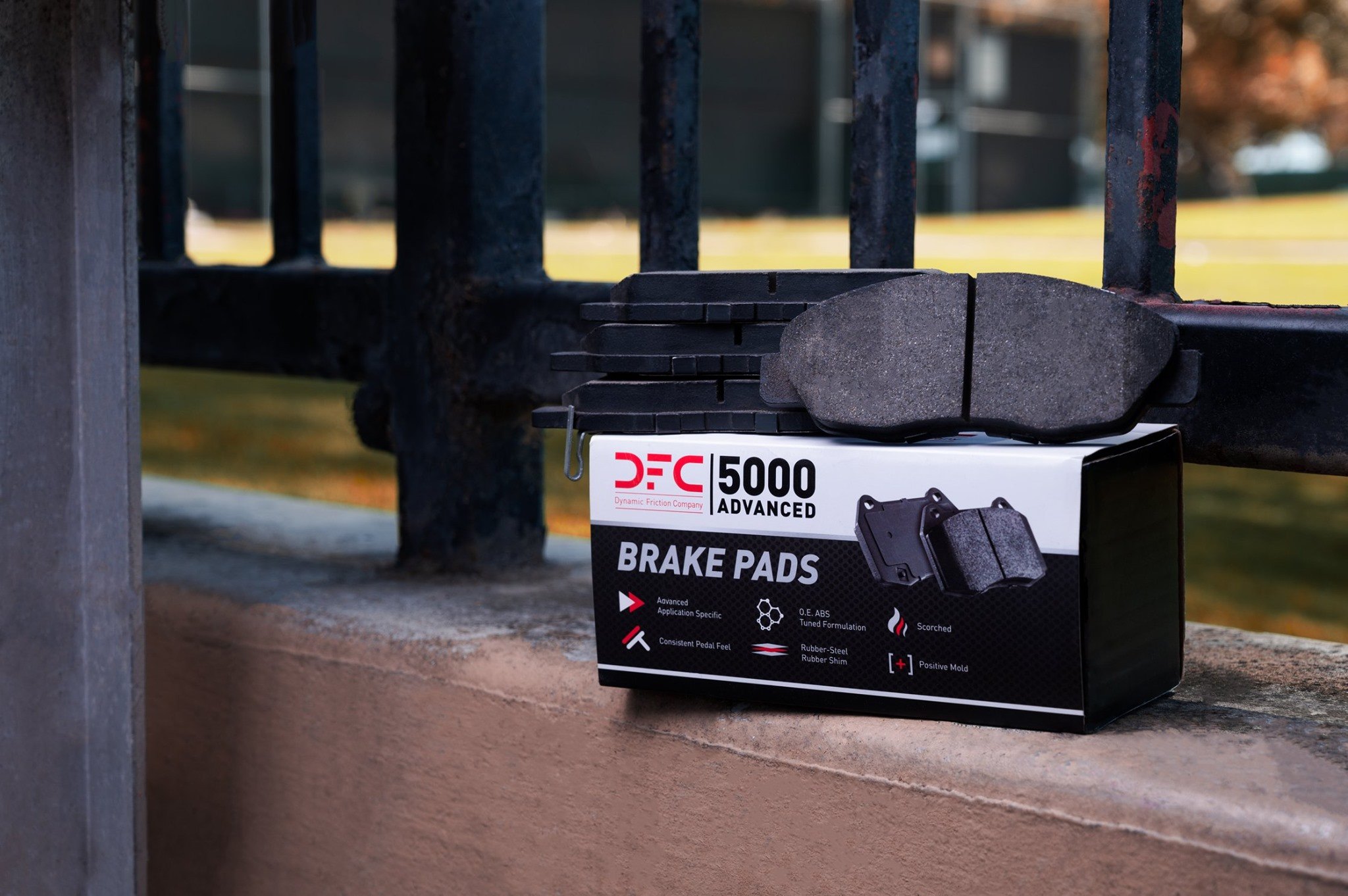 Dynamic Friction Company 5000 Advanced Brake Pads Low Metallic and Hardware Kit 