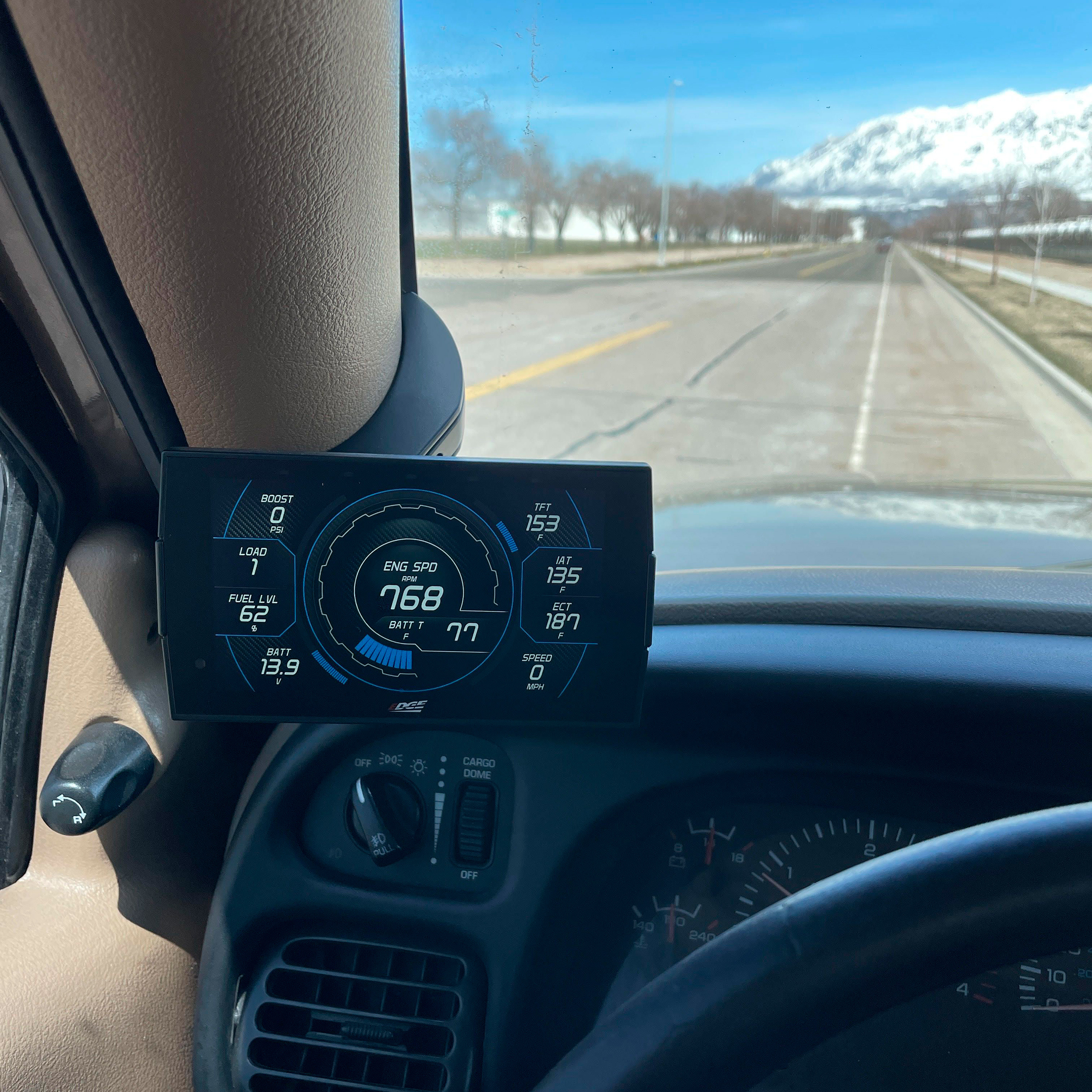 Edge® 38605 - A-Pillar Display Mount