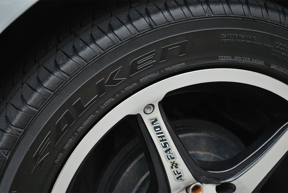 Treadwear на шинах. Treadwear шины. Falken на задние колёса. Показатель Treadwear. Pirelli p Zero Treadwear.