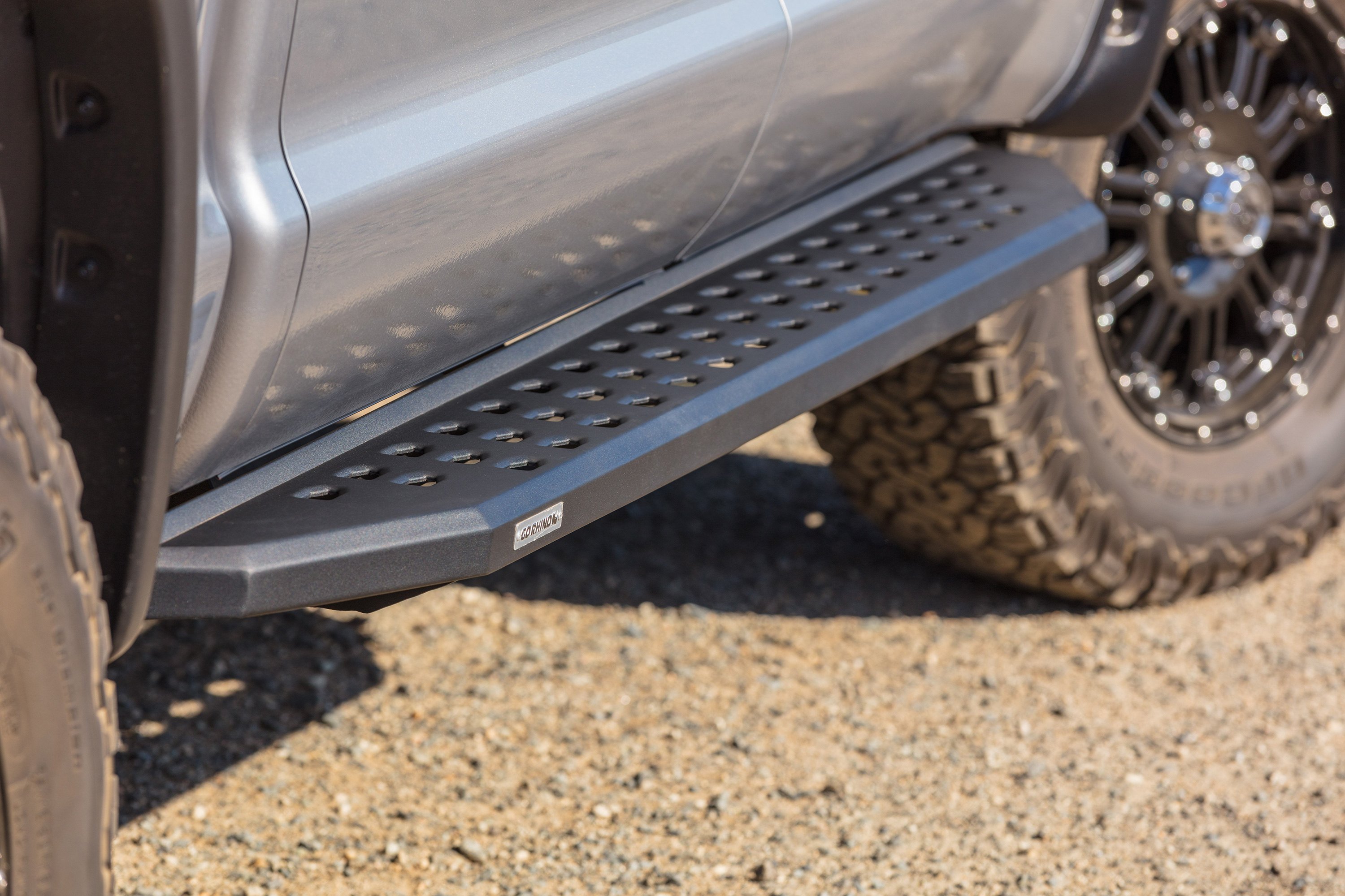 Ступень подножка. Порог для Тойота тундра 2019. Running Board. GMC Running Board 5v reference. Rhino Runner.