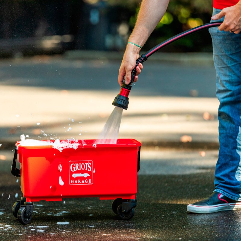 Griots Garage Ultimate Wash Bucket w-Casters & Lid