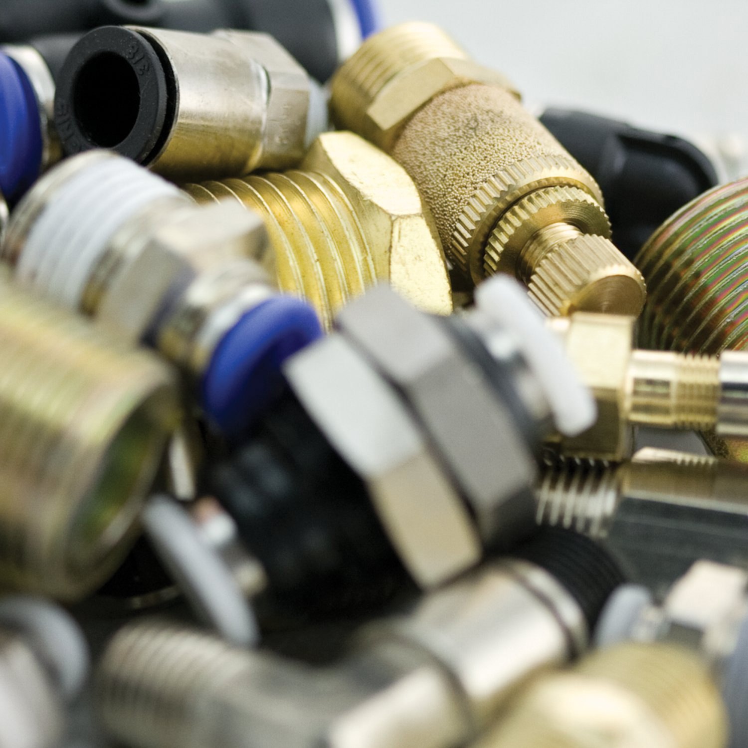 Helix® Air Suspension Plug Fitting