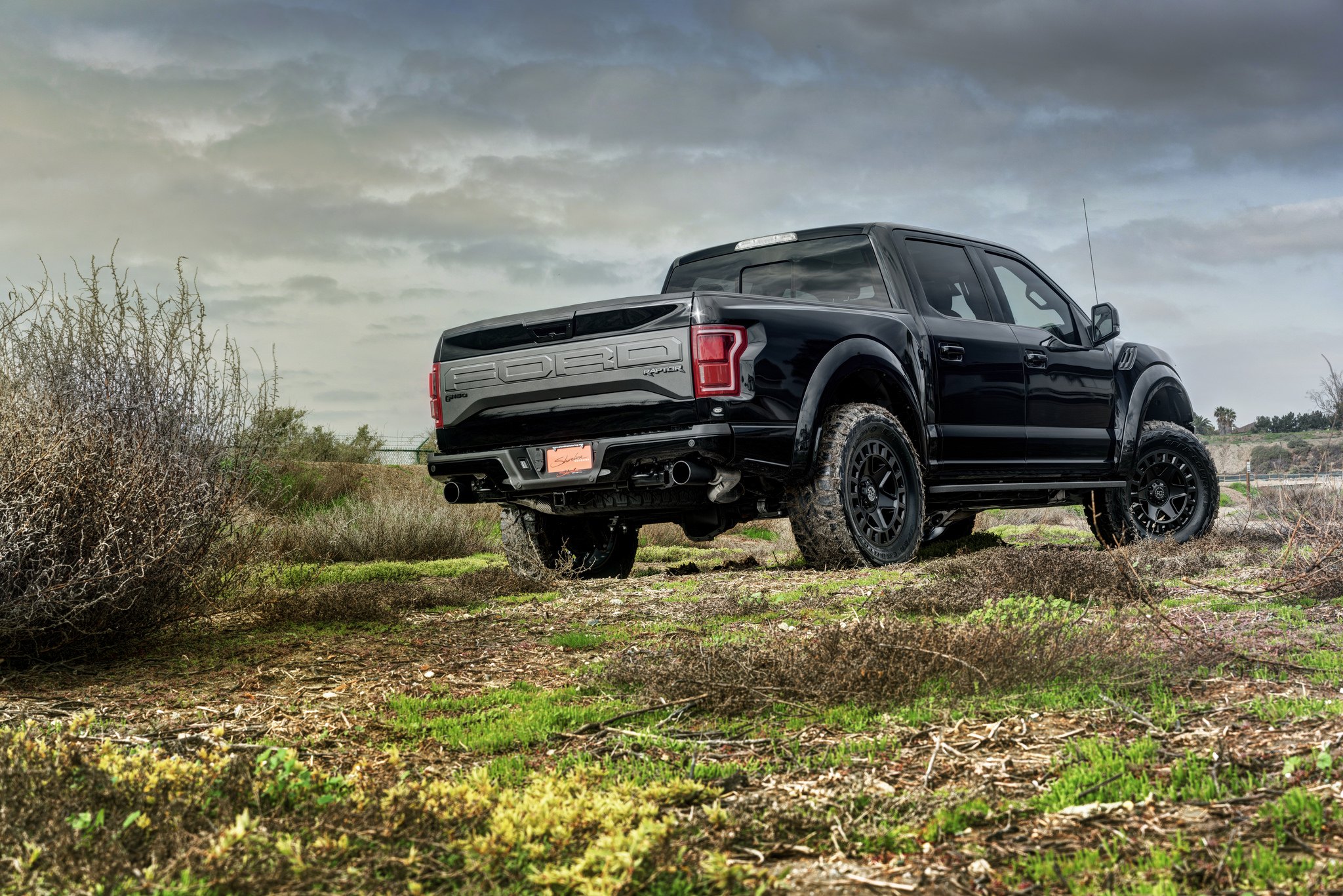 Ford Raptor черный