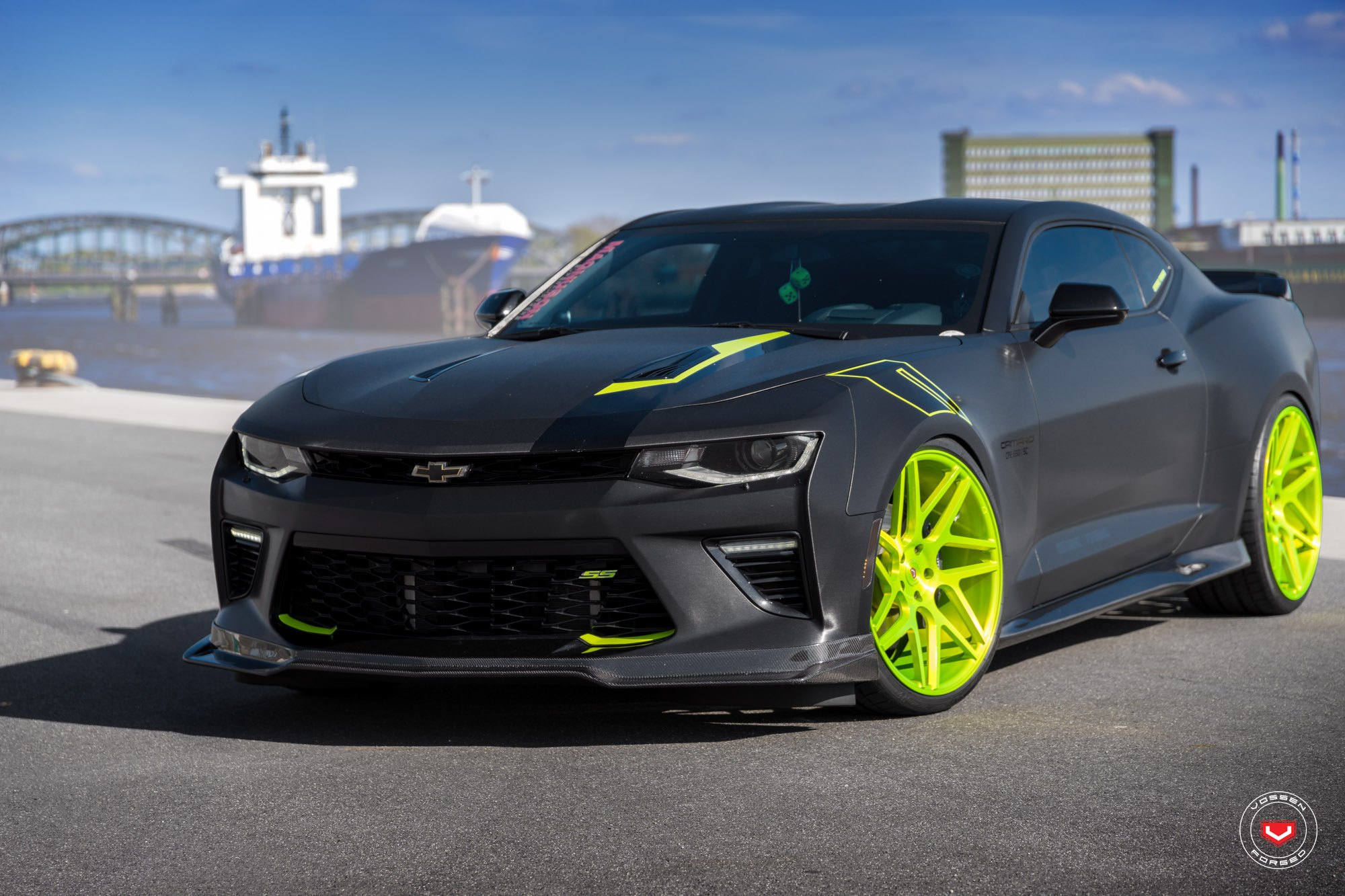 Фото тюнинг шевроле. Шевроле Камаро 2017 спорт. Chevrolet Camaro SS 2017 Tuning. Chevrolet Camaro 2017 тюнинг. Шевроле Камаро 2017 тюнинг.