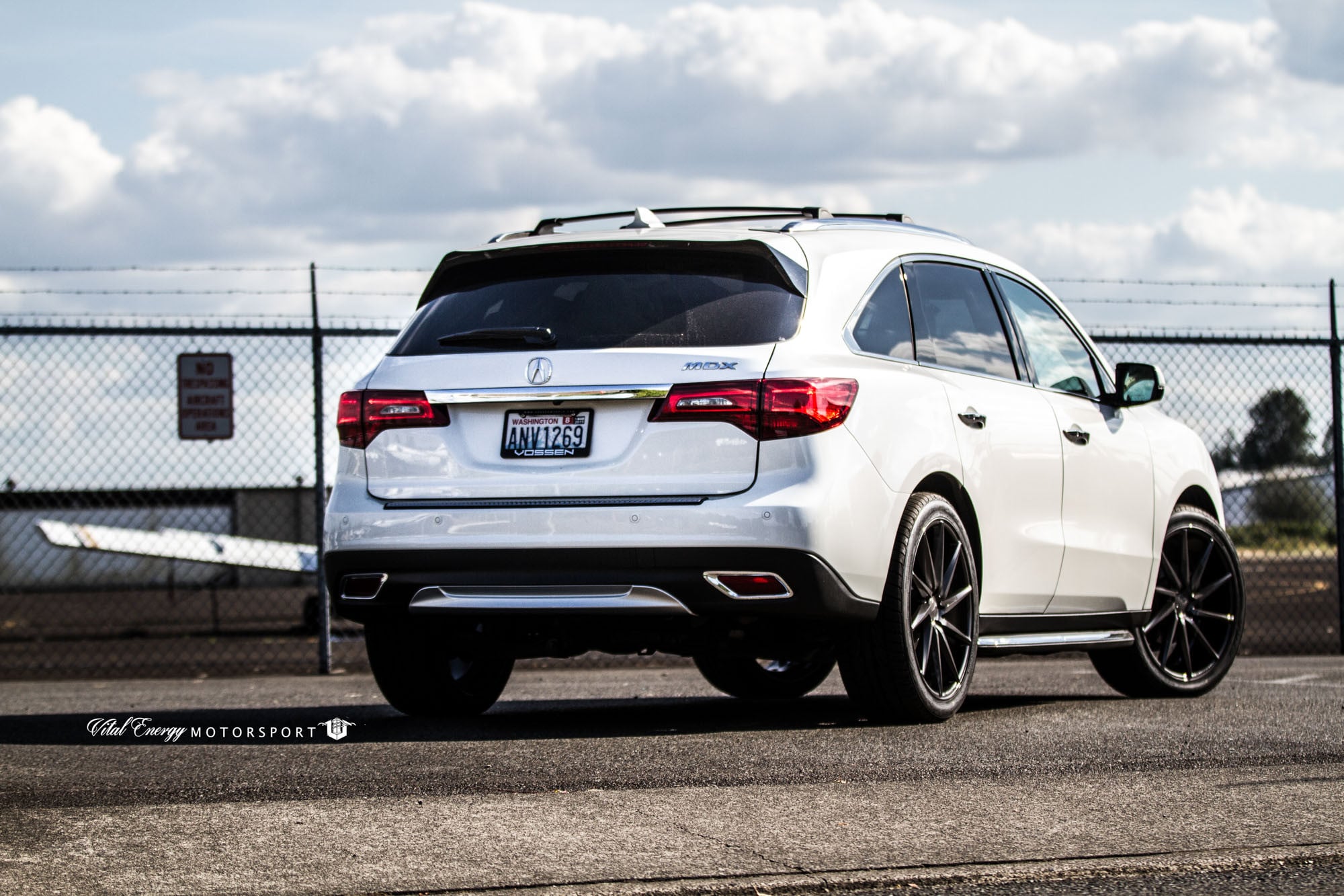 Acura MDX with Aftermarket Rear Diffuser - Photo by Vossen