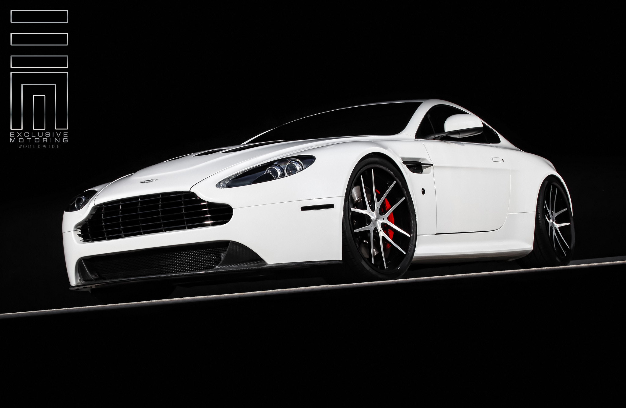 Exclusive Motoring Aston Martin Vantage front view - Photo by Exclusive Motoring