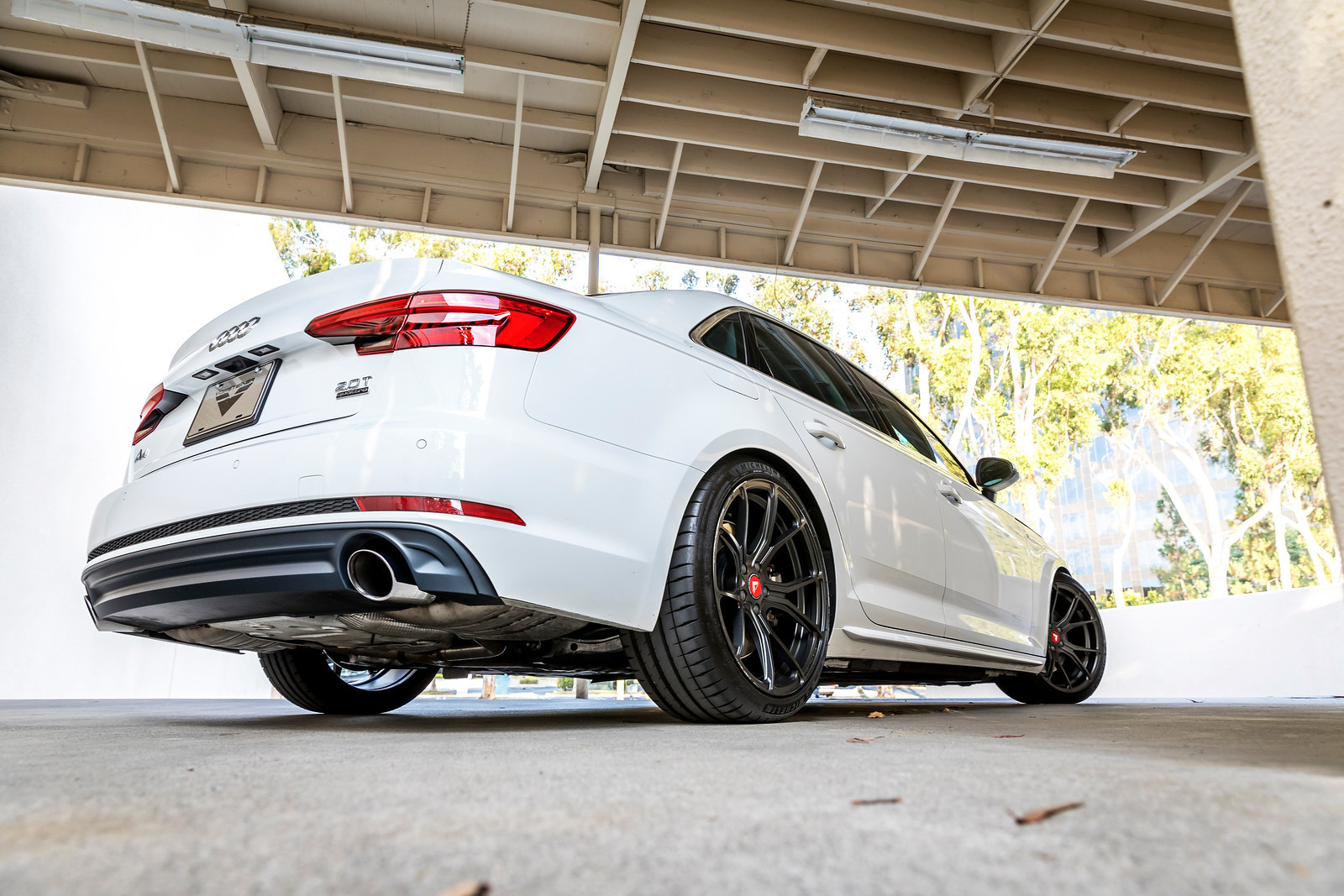 Red LED Taillights on White Audi A4 2.0T - Photo by Vorstiner