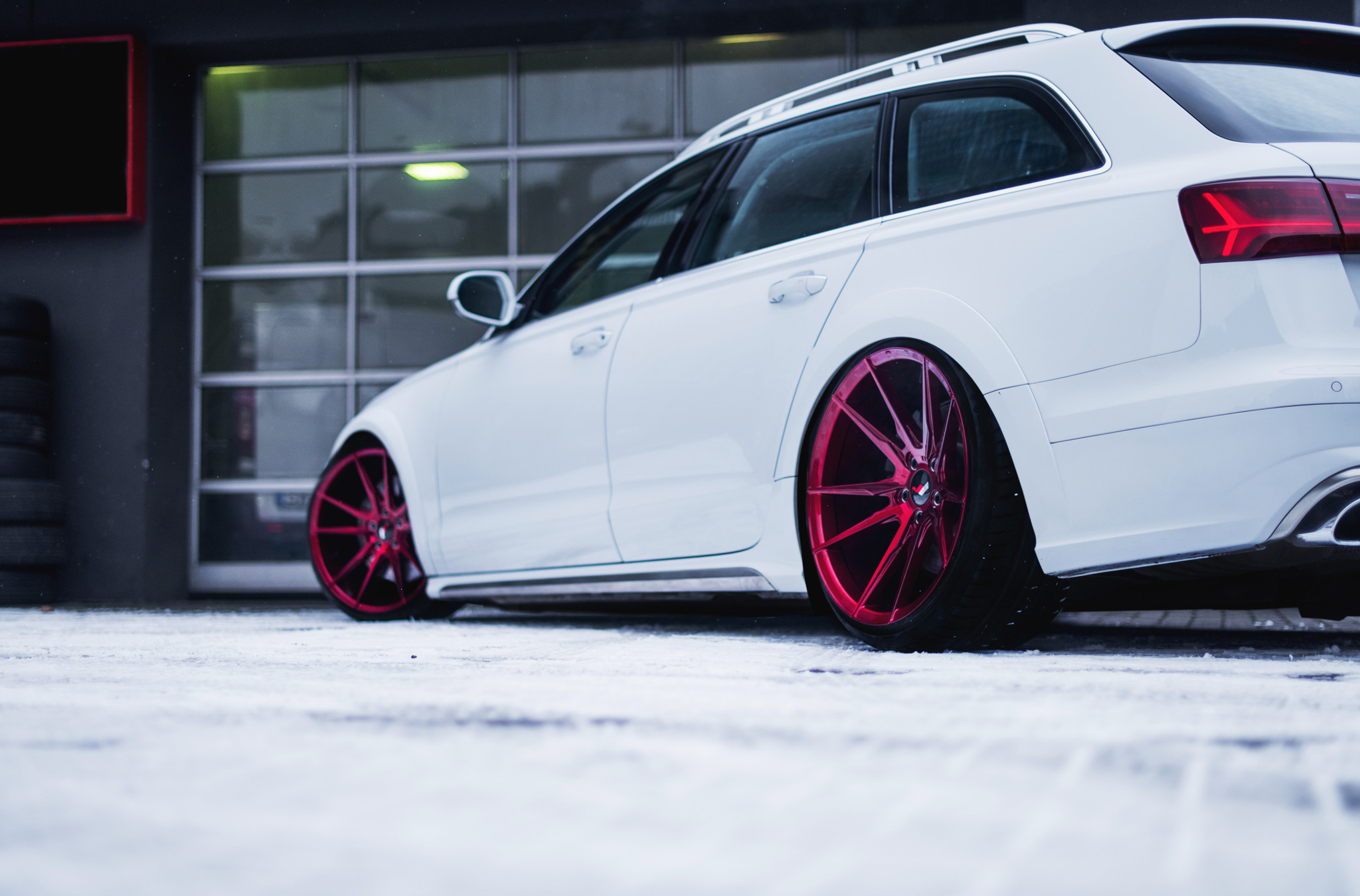 White Audi A6 with Red JR Wheels - Photo by JR Wheels