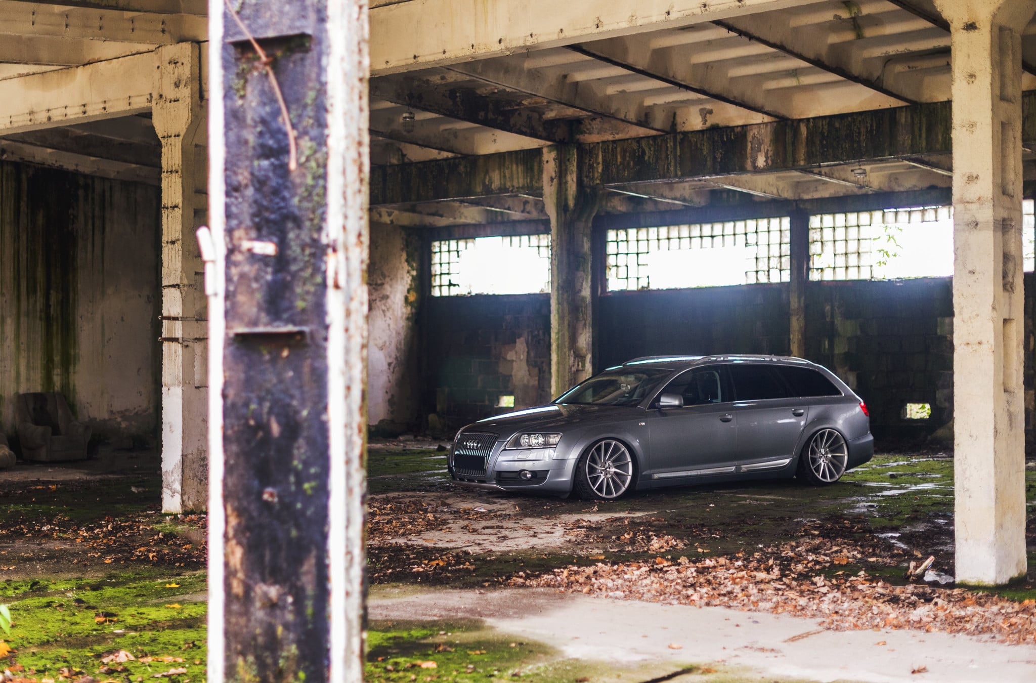 Chrome JR Wheels on Gray Audi A6 - Photo by JR Wheels