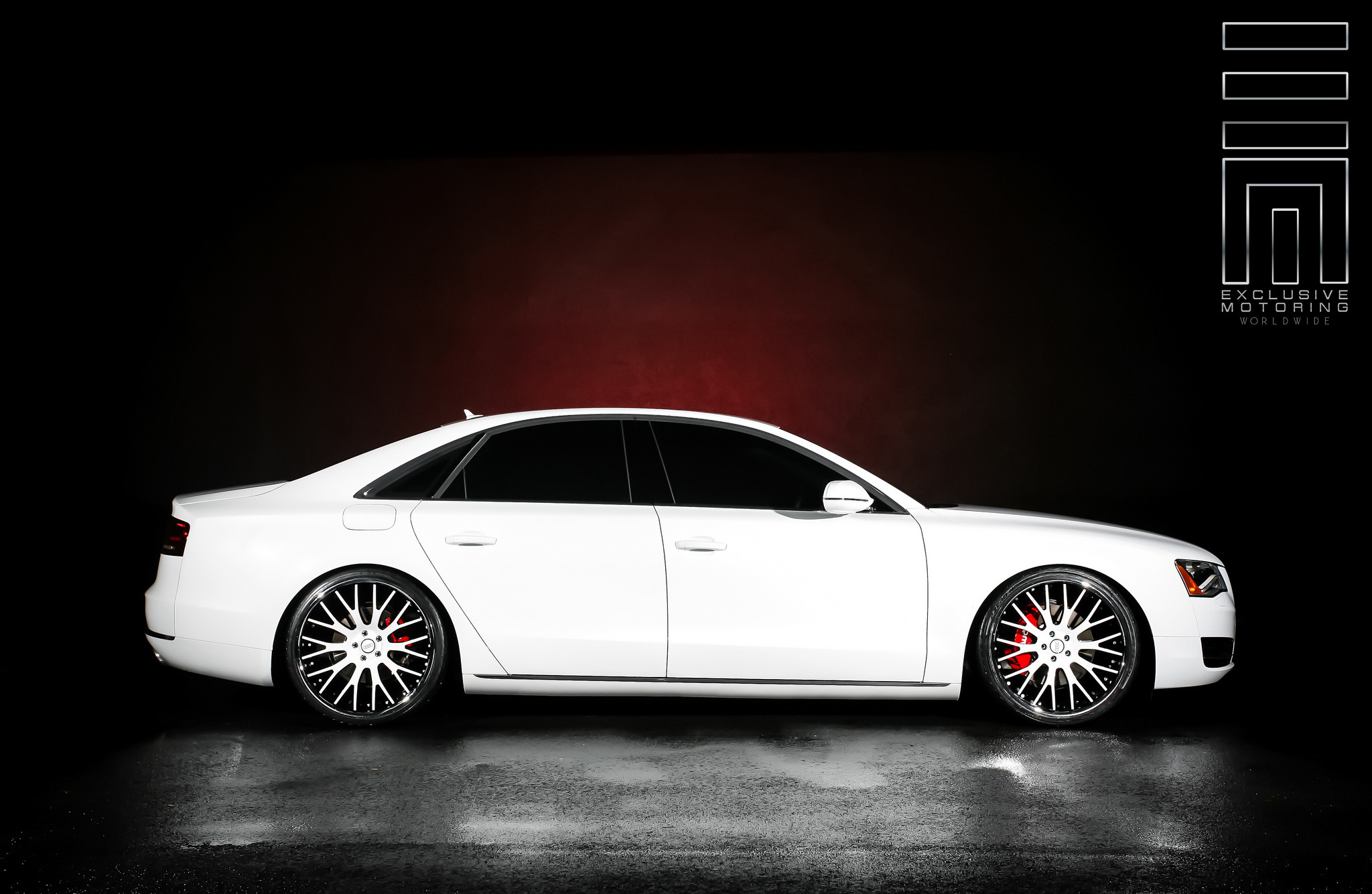 Audi A8 on wheels fitted with Brembo brakes - Photo by Exclusive Motoring