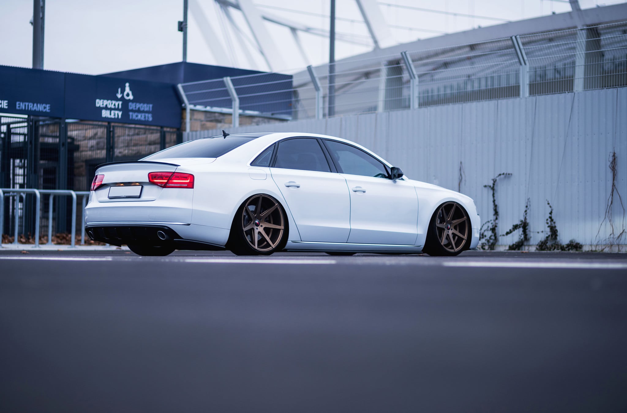 Rear Lip Spoiler on White Audi A8 - Photo by JR Wheels
