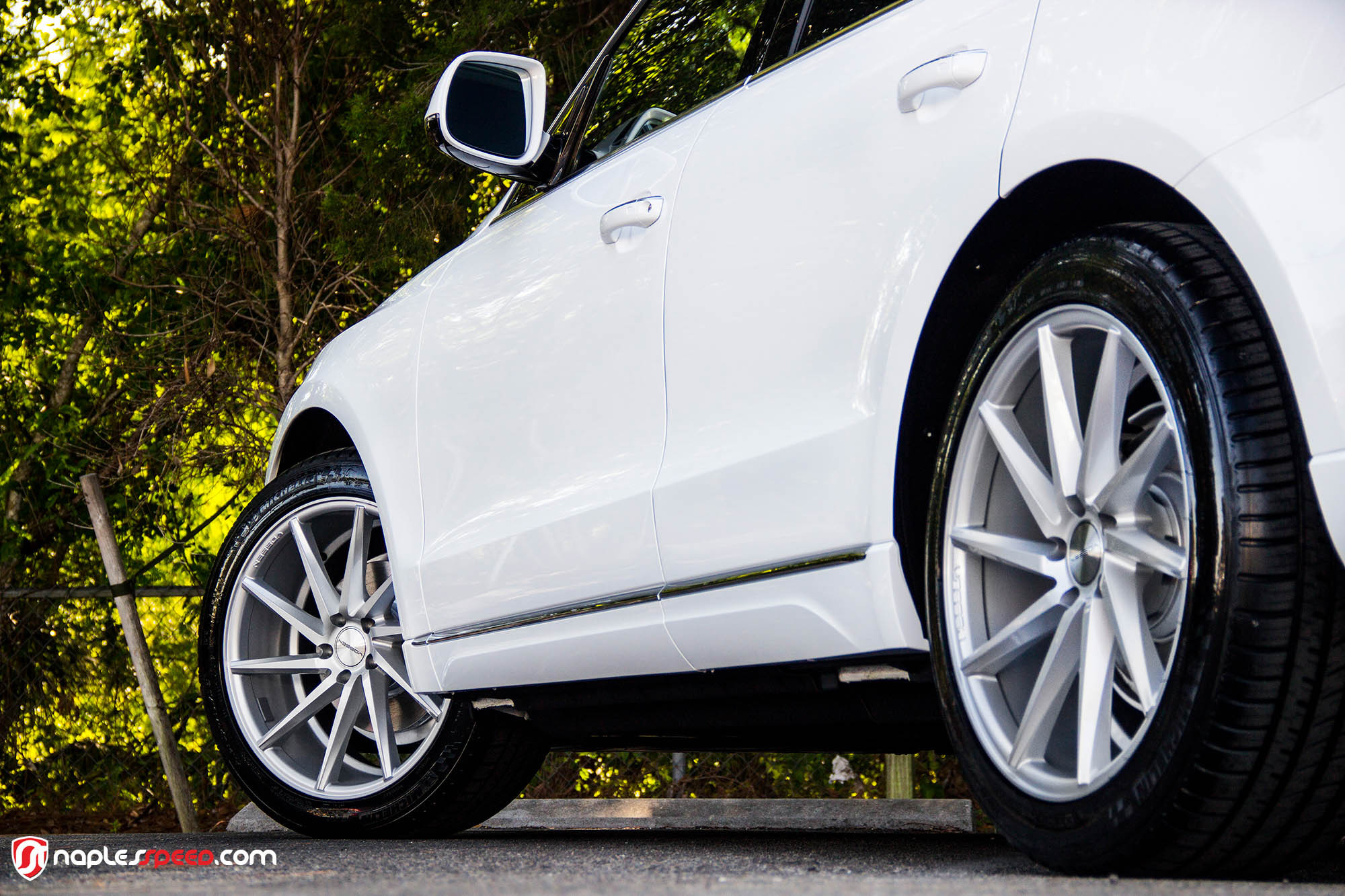 Custom Chrome Vossen Rims on Audi Q5 - Photo by Vossen