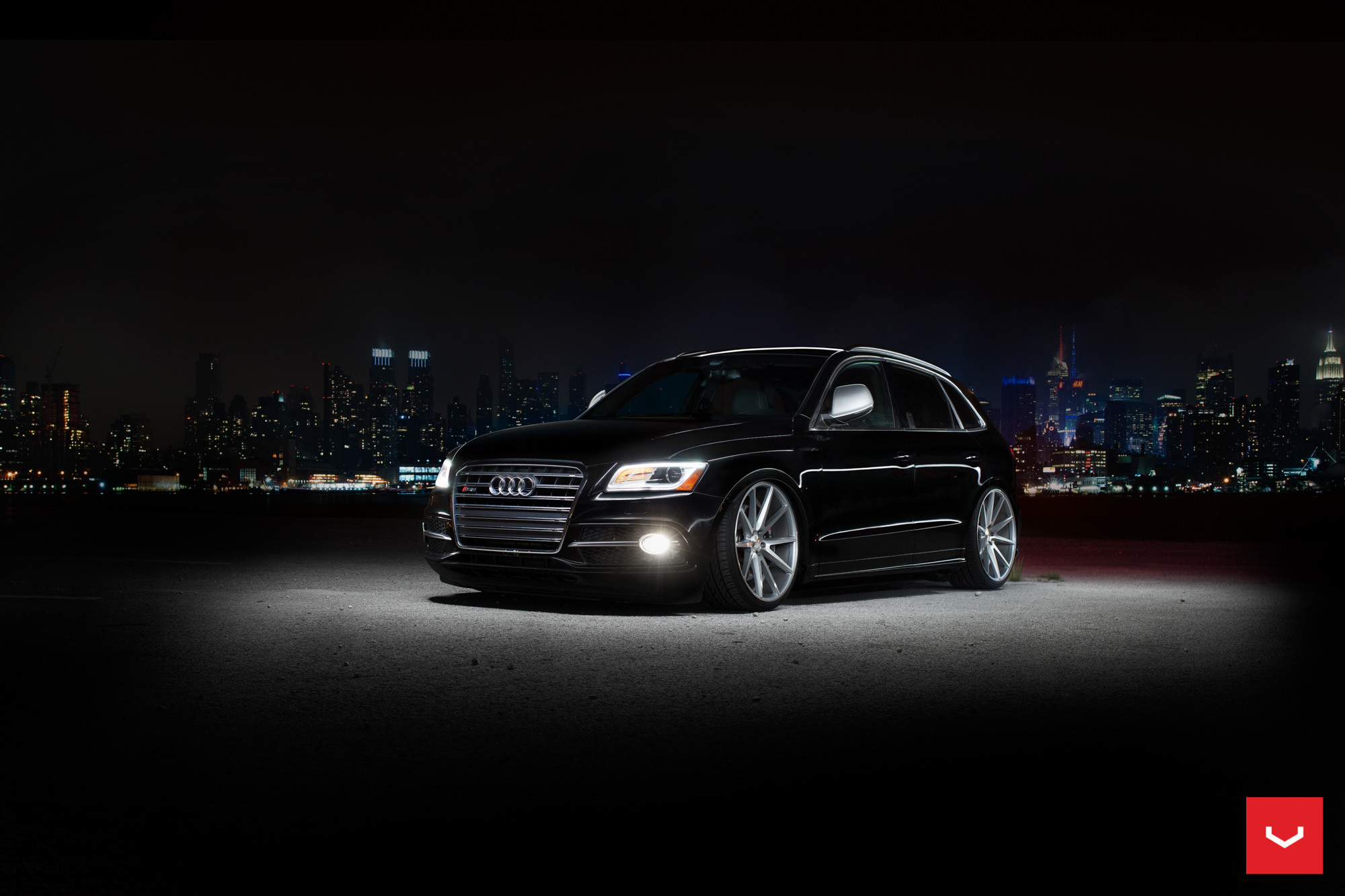 Aftermarket Headlights with LED-Bars on Black Audi Q5 - Photo by Vossen