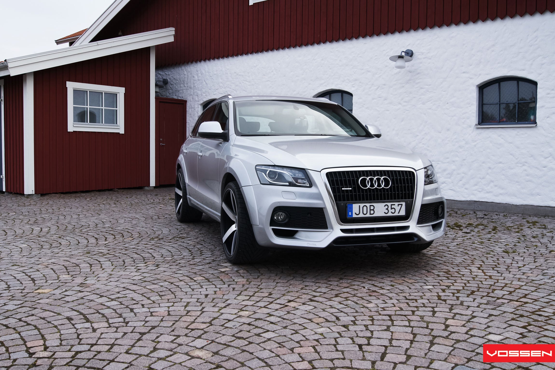 Silver Audi Q5 with Custom Front Bumper - Photo by Vossen