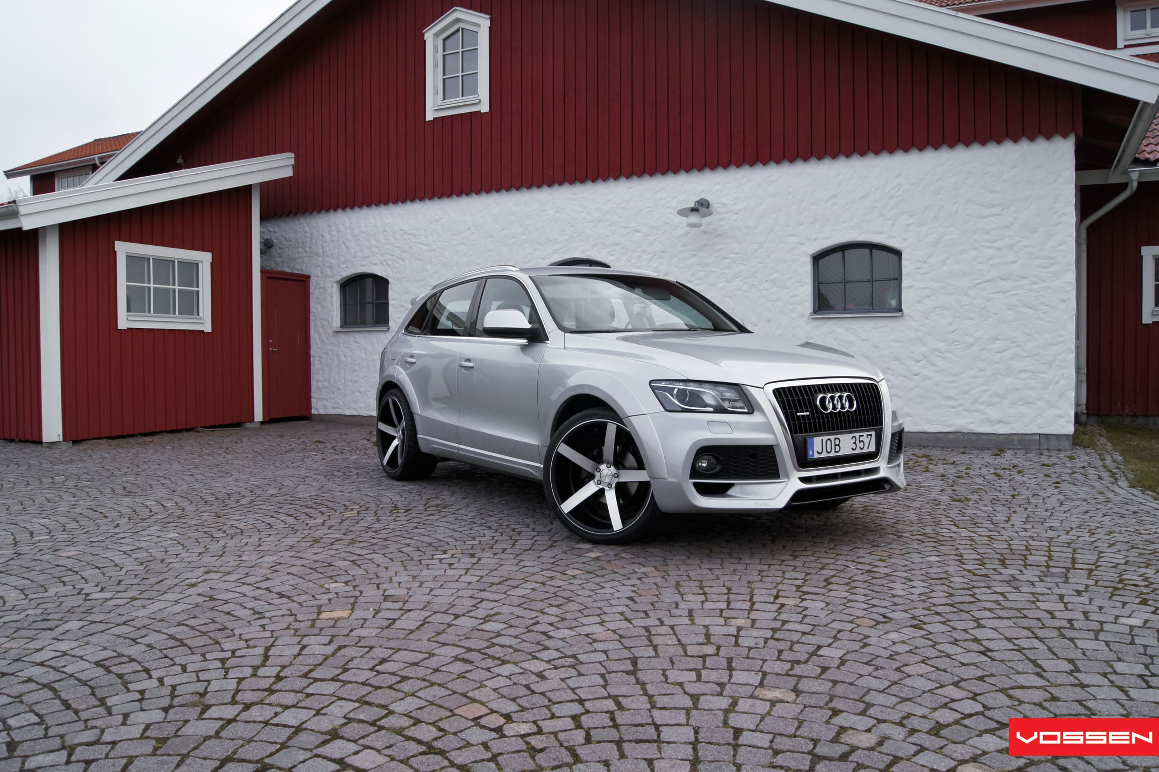 Custom Chrome CV3R Vossen Rims on Audi Q5 - Photo by Vossen