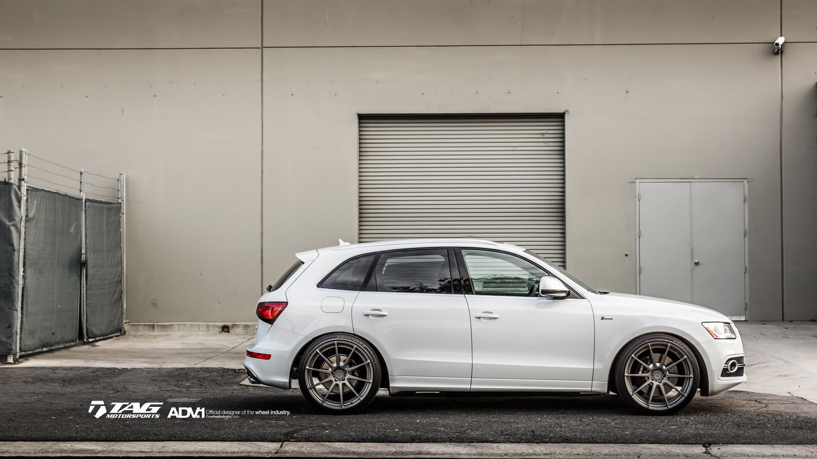 White Audi SQ5 Custom Side Skirts - Photo by ADV.1