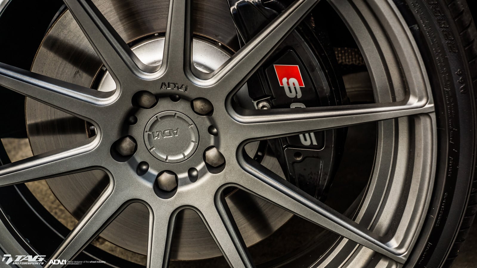 Gunmetal ADV1 Wheels on White Audi SQ5 - Photo by ADV.1
