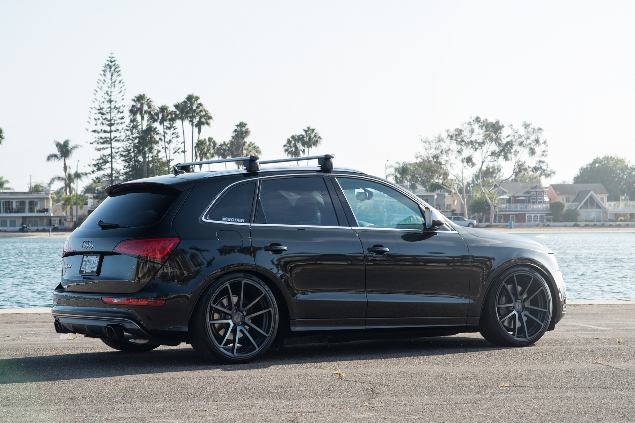 Audi SQ5 WIth A Roof Rack - Photo by Rotiform