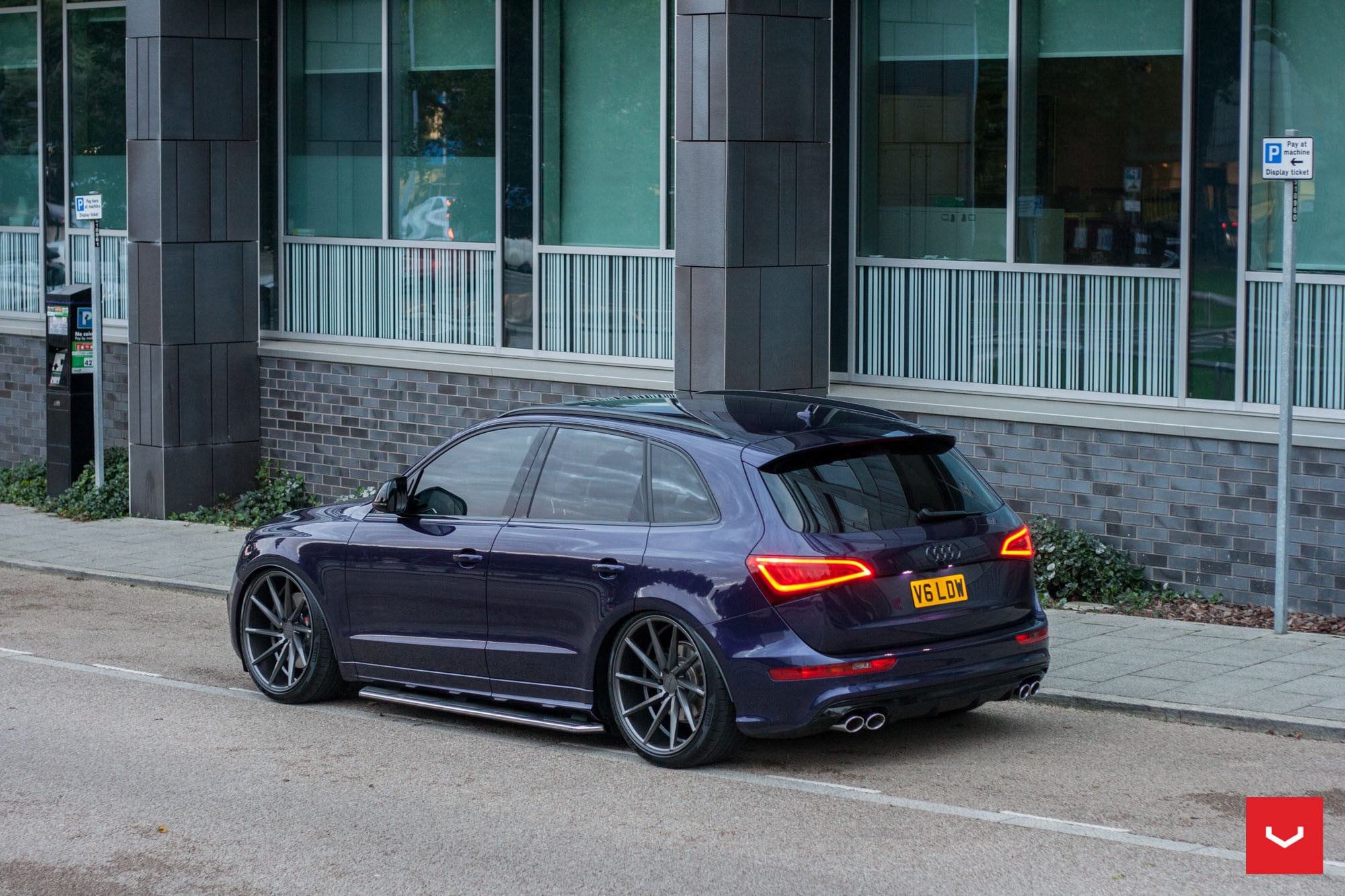 Aftermarket Running Boards on Audi Q5 - Photo by Vossen