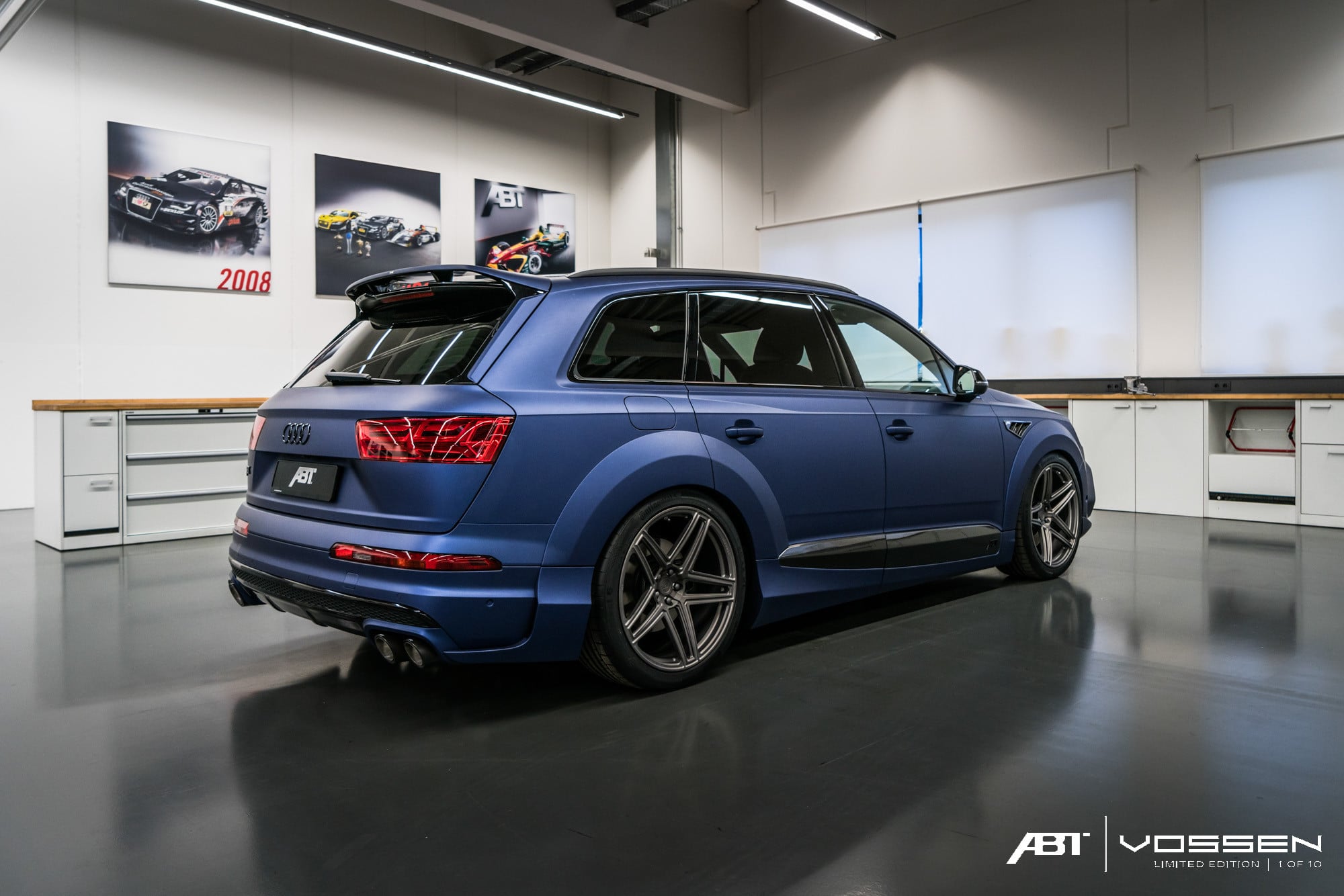 Roofline Spoiler with Light on Blue Audi Q7 - Photo by Vossen