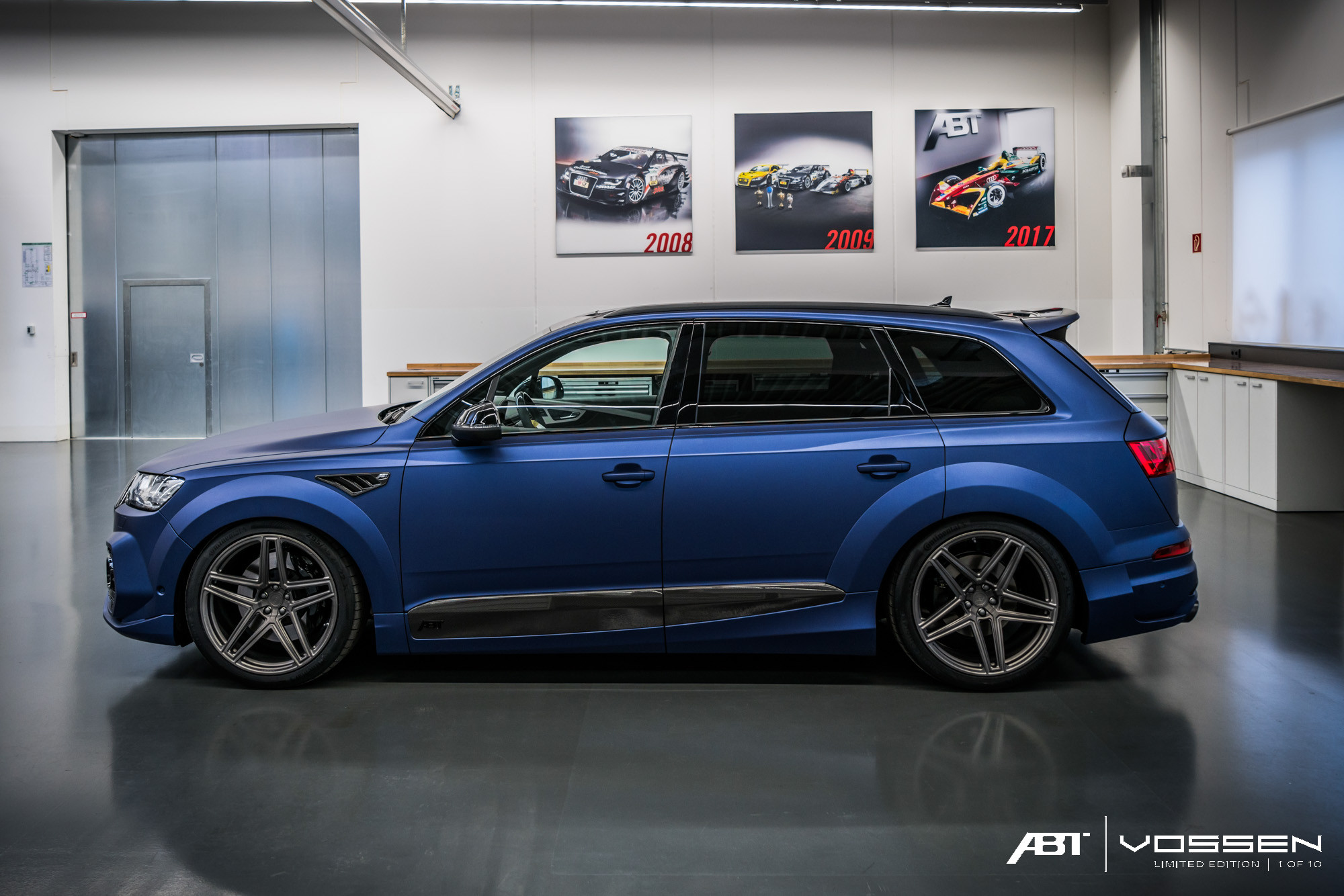Blue Audi Q7 with Carbon Fiber Side Skirts - Photo by Vossen