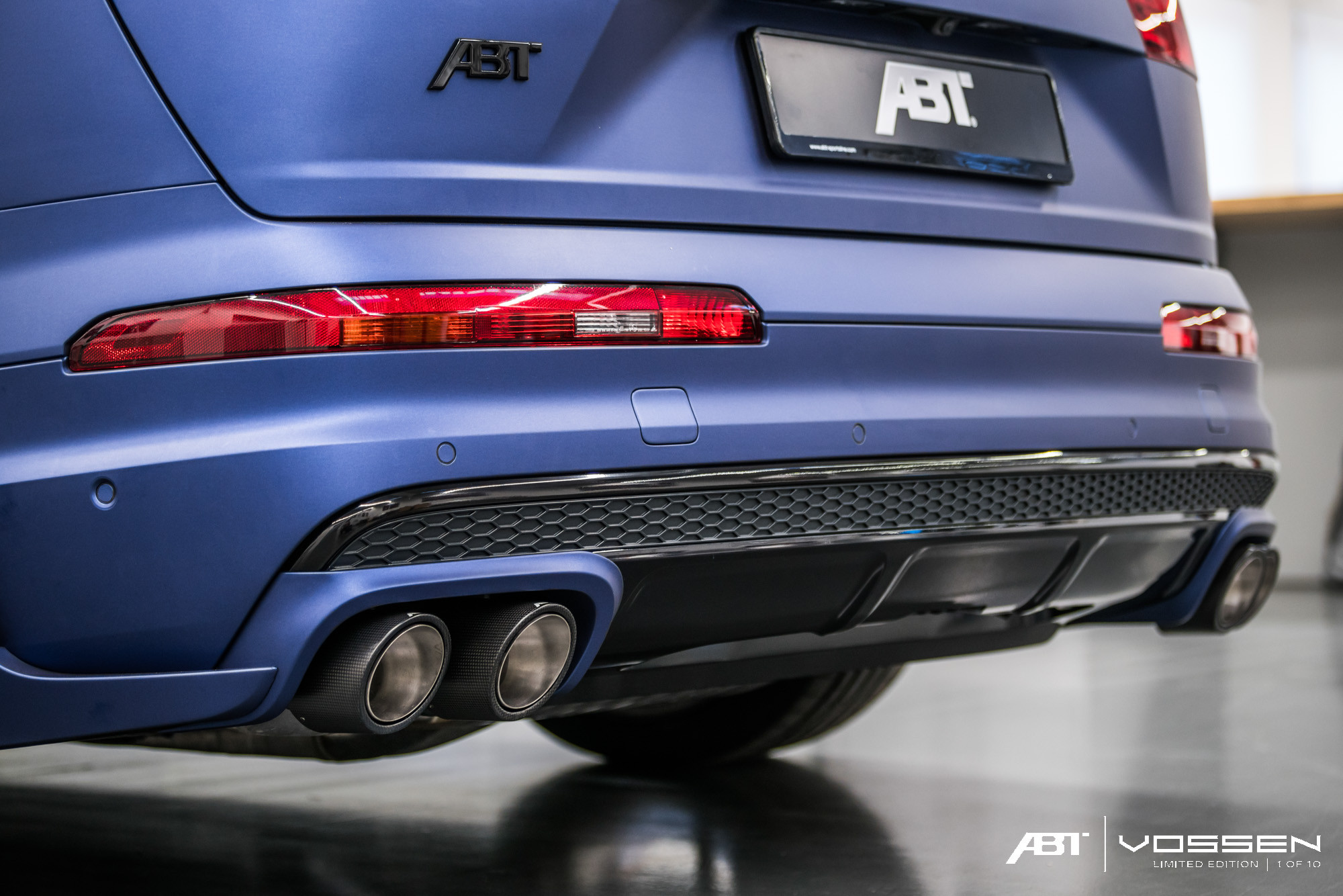 Custom Rear Bumper on Blue Audi Q7 - Photo by Vossen