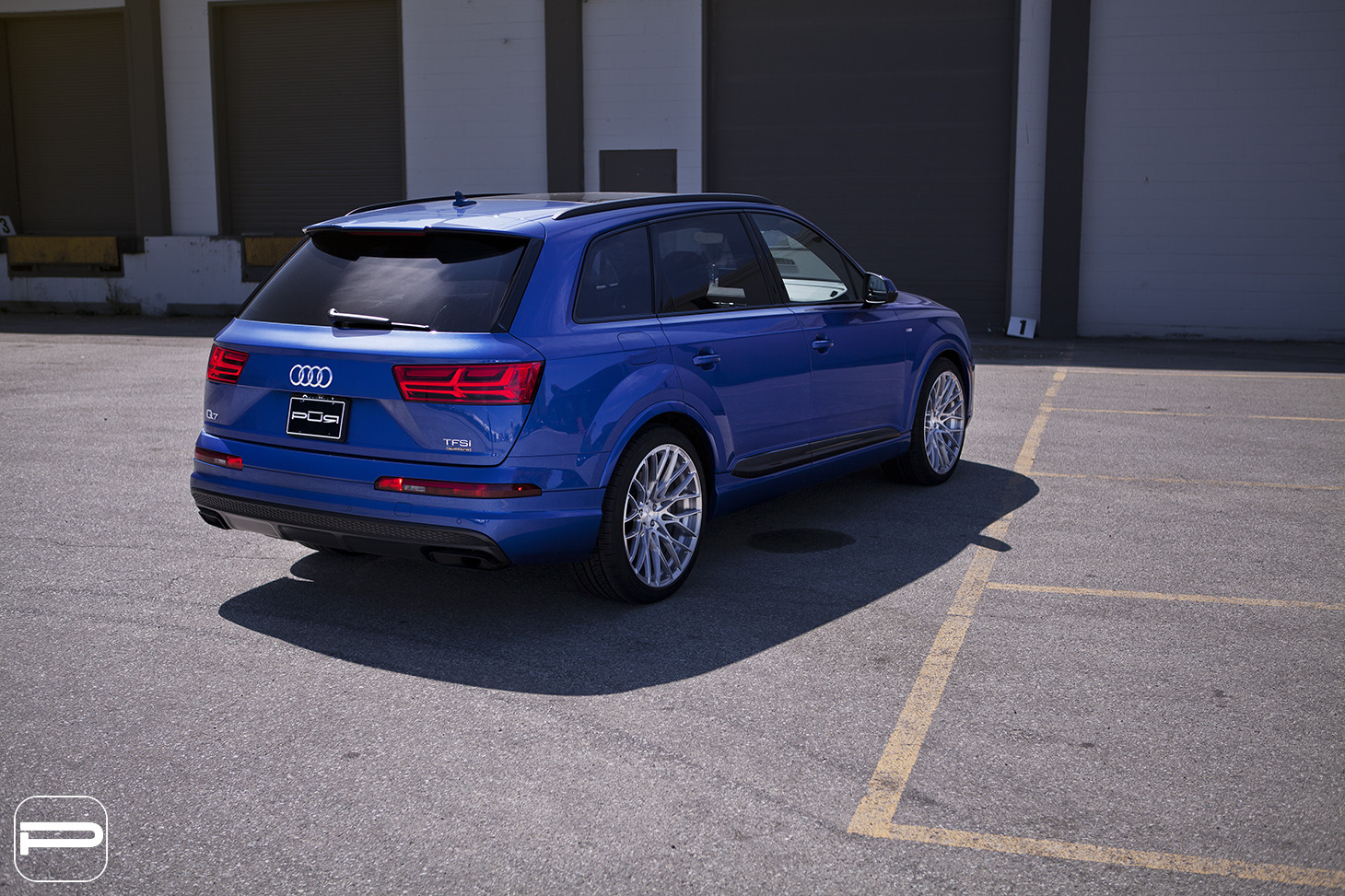 Blue Audi Q7 with Aftermarket Rear Diffuser - Photo by PUR Wheels