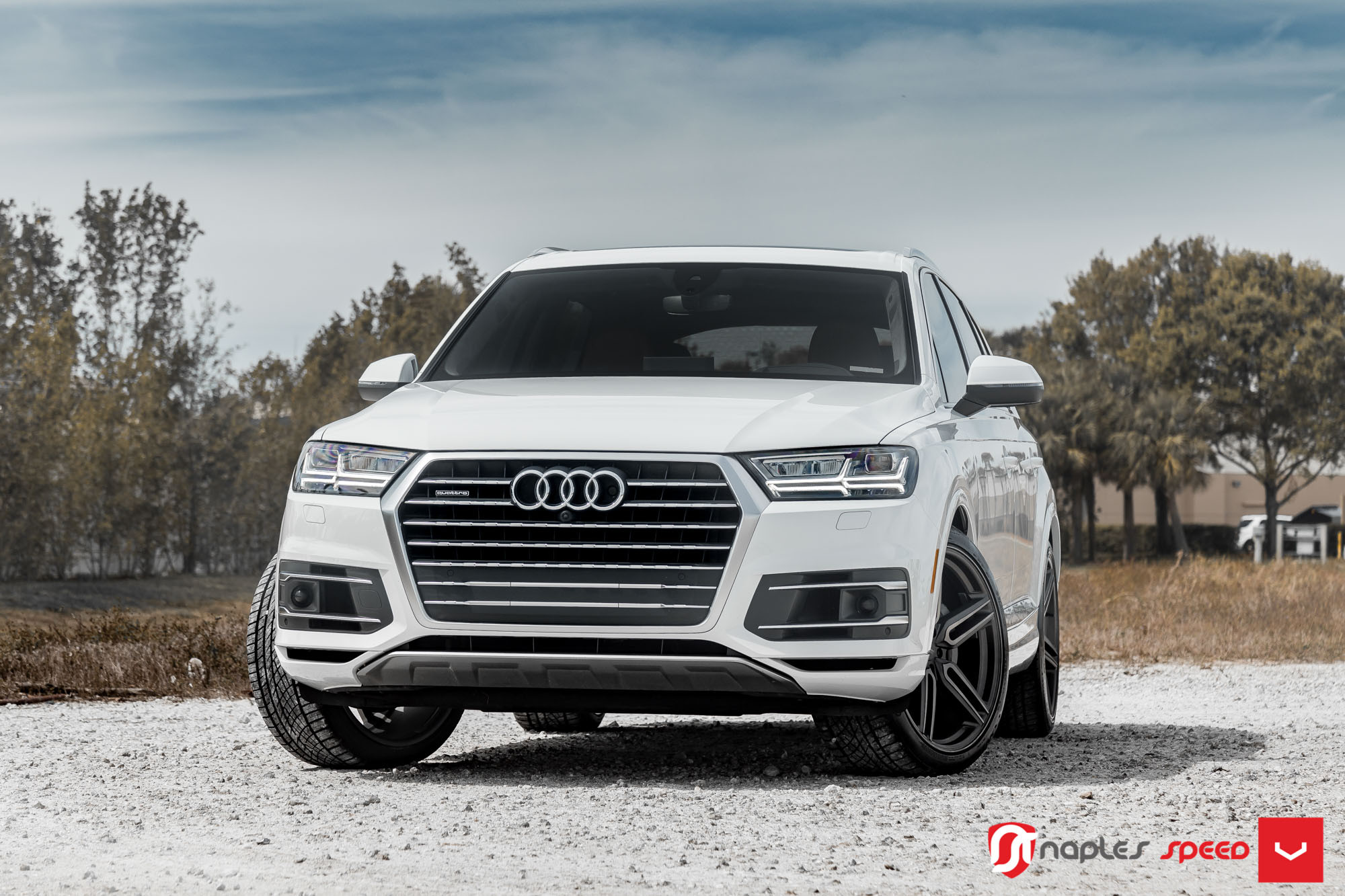 White Audi Q7 Quattro with Chrome Billet Grille - Photo by Vossen