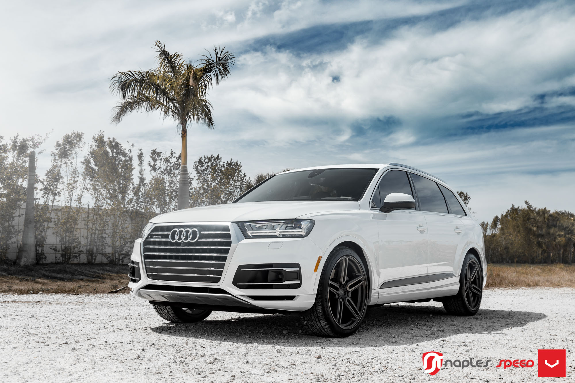 Front Bumper with Fog Lights on White Audi Q7 - Photo by Vossen