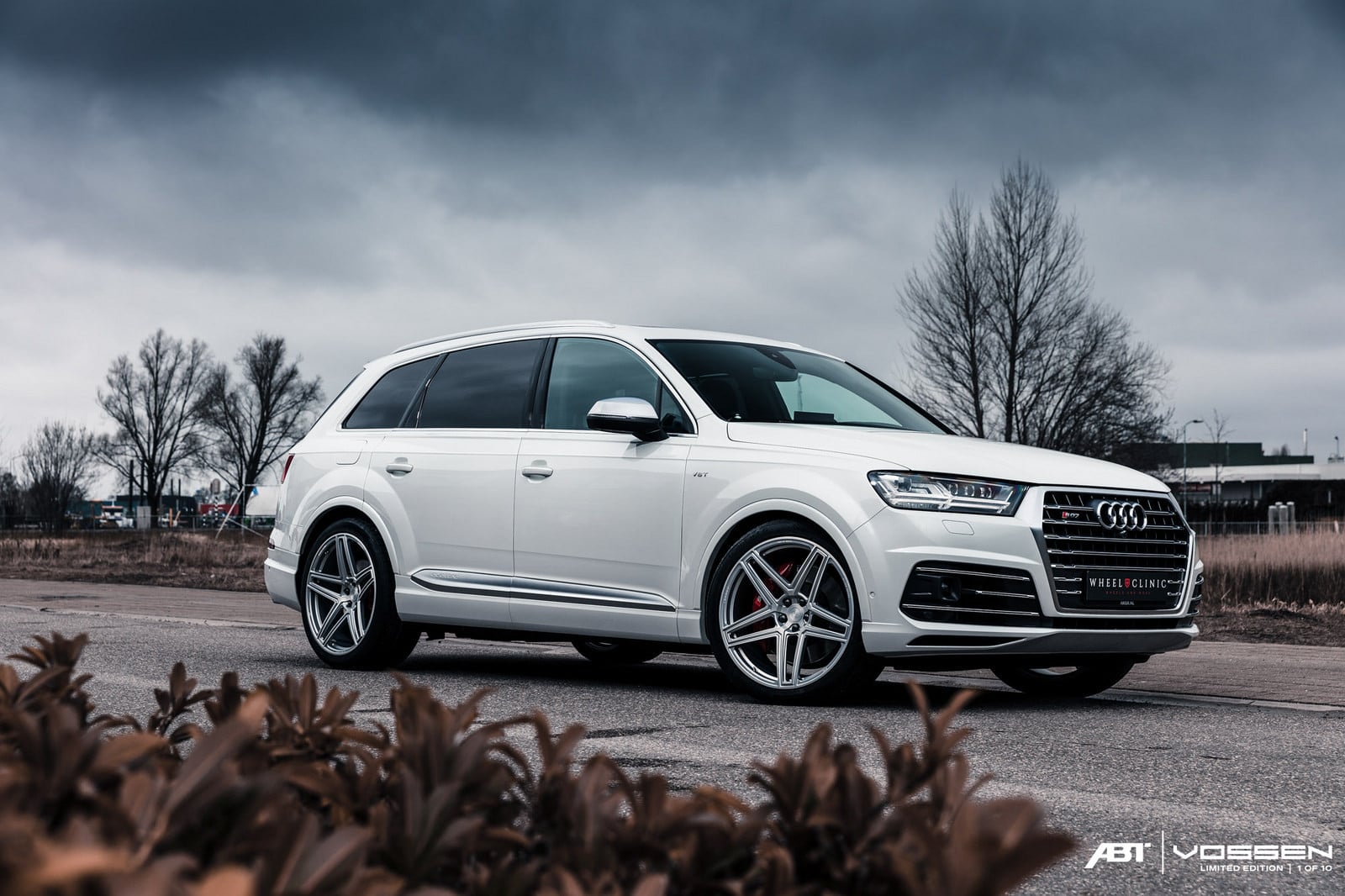 Aftermarket Front Bumper on White Audi Q7 - Photo by Vossen