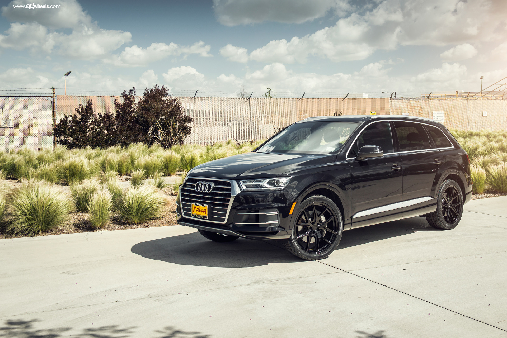 Gloss Black M510 Wheels on Audi Q7 - Photo by Avant Garde