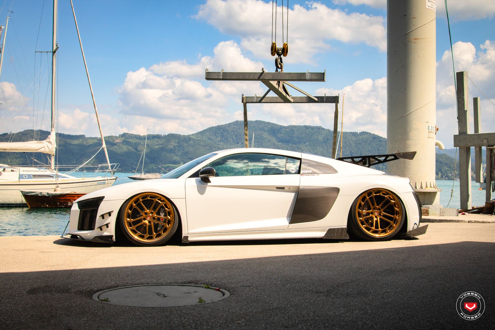 Audi r8 Gold