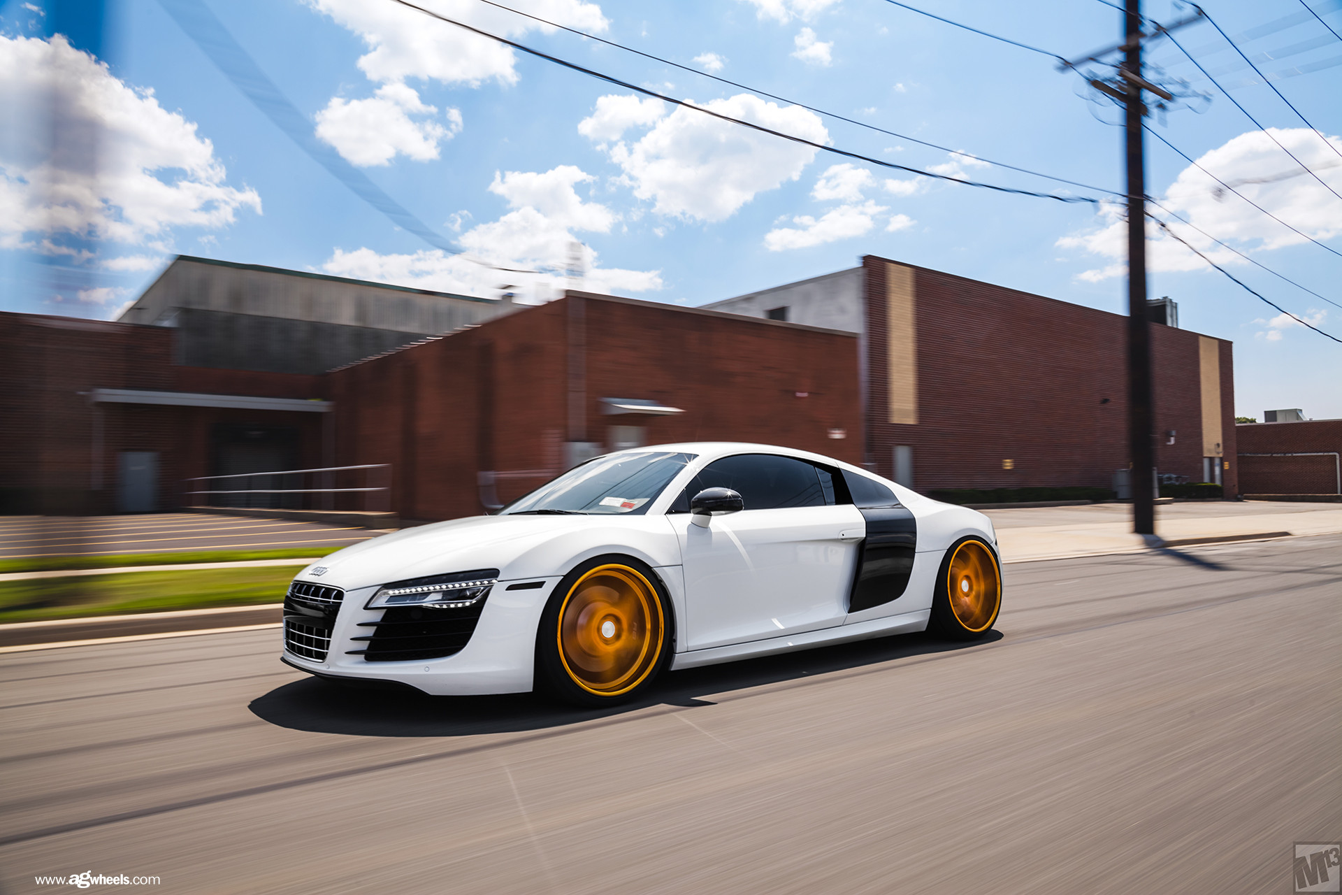 Audi R8 Bright LED DRL - Photo by Avant Garde