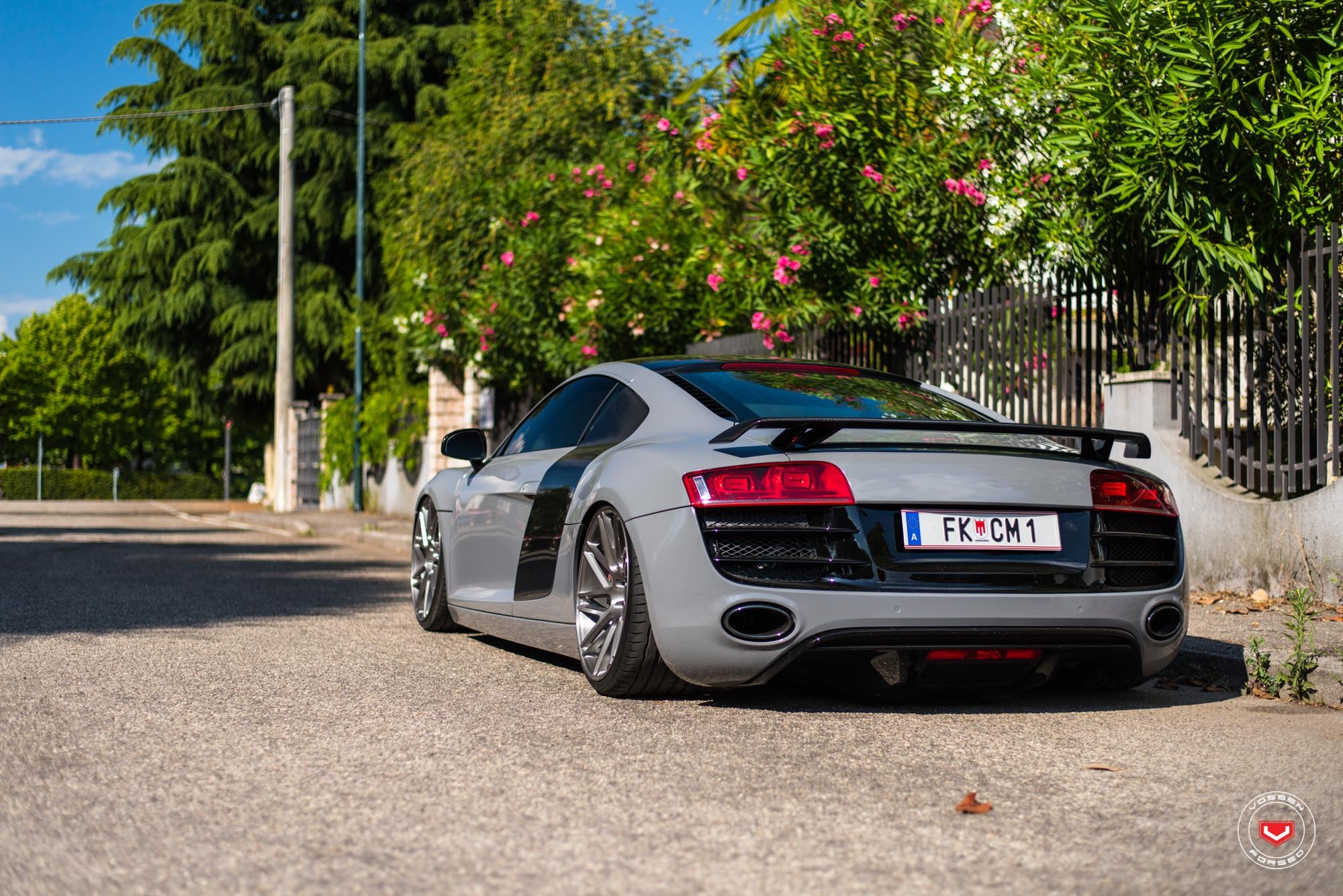 Audi r8 type 42. Диски Audi r8. Slammed Audi r8. Ауди р8 стенс. Ауди р 8 стенс винил.