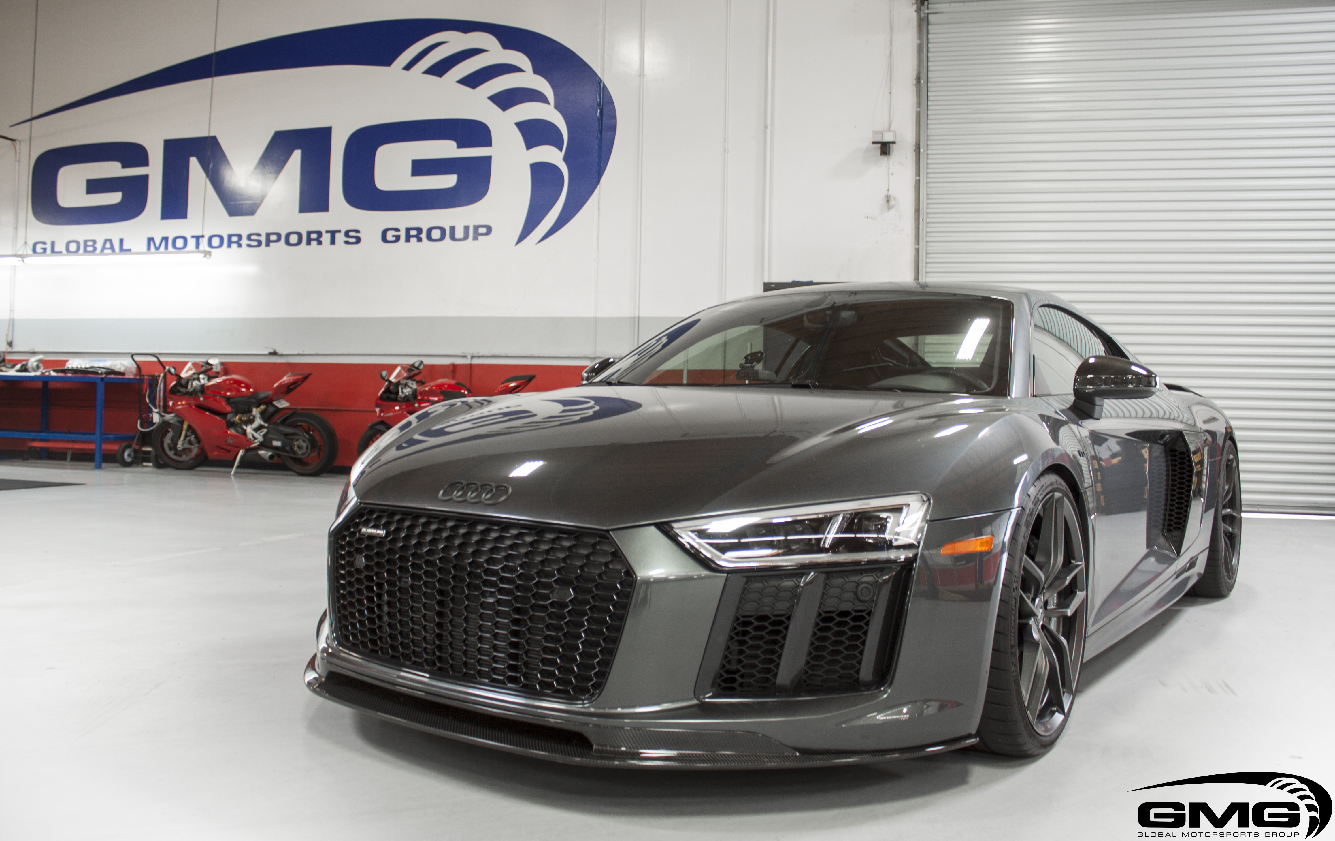 Blacked Out Mesh Grille Revealing the Bossy Nature of Gray Audi R8 ...