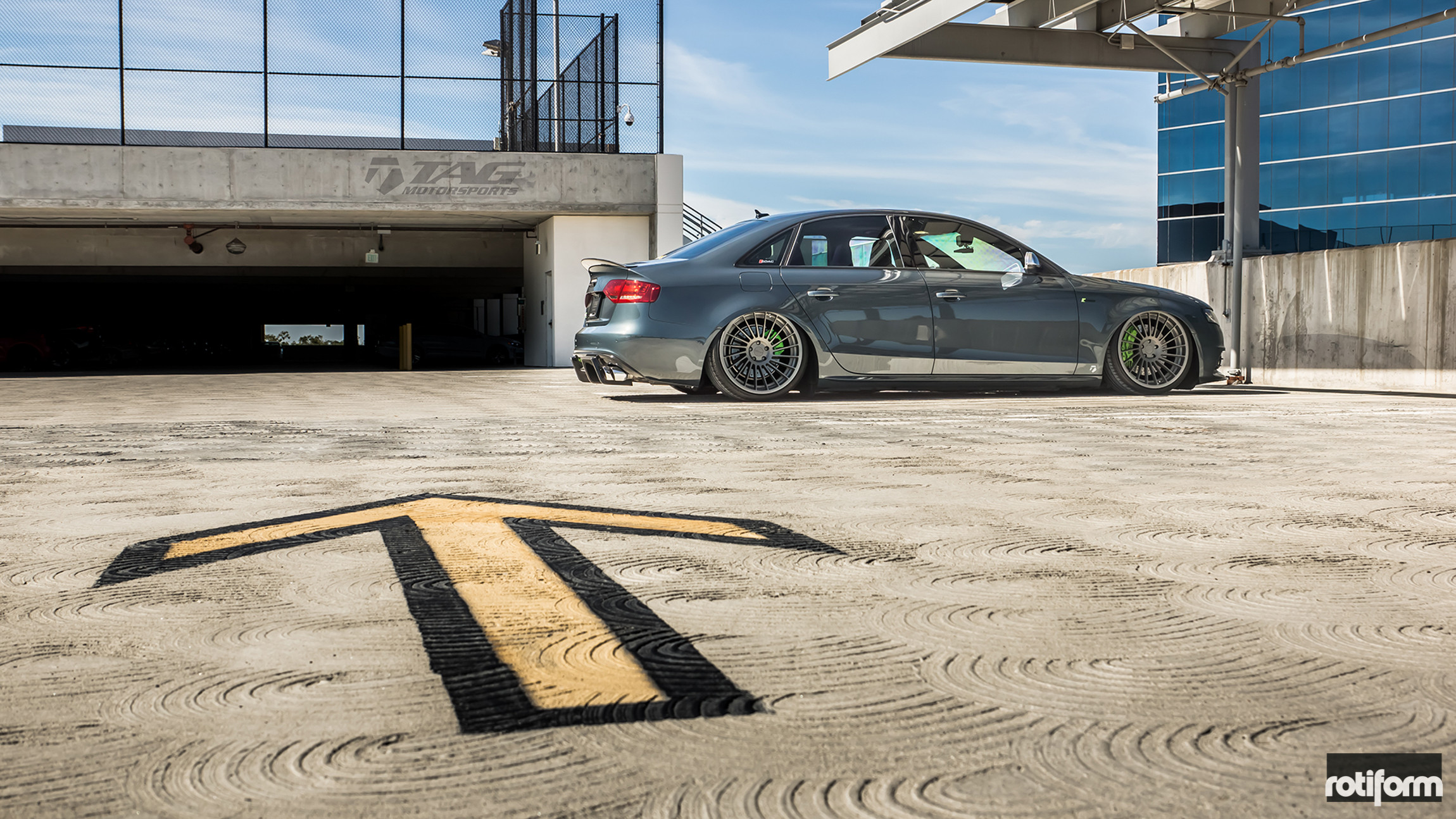 Aftermarket Rear Diffuser on Metallic Audi S4 - Photo by Rotiform