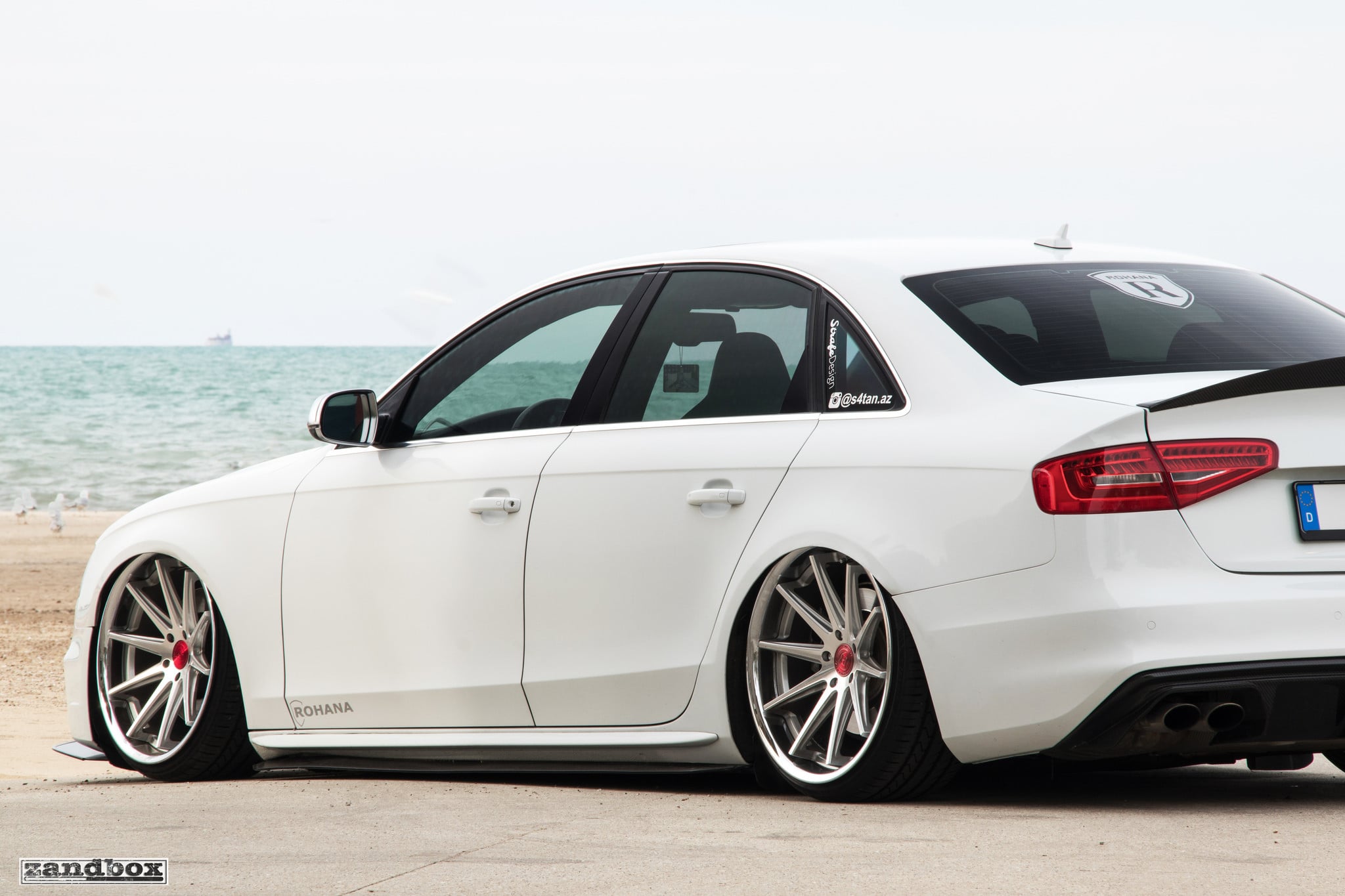 Red LED Taillights on White Audi S4 - Photo by zandbox