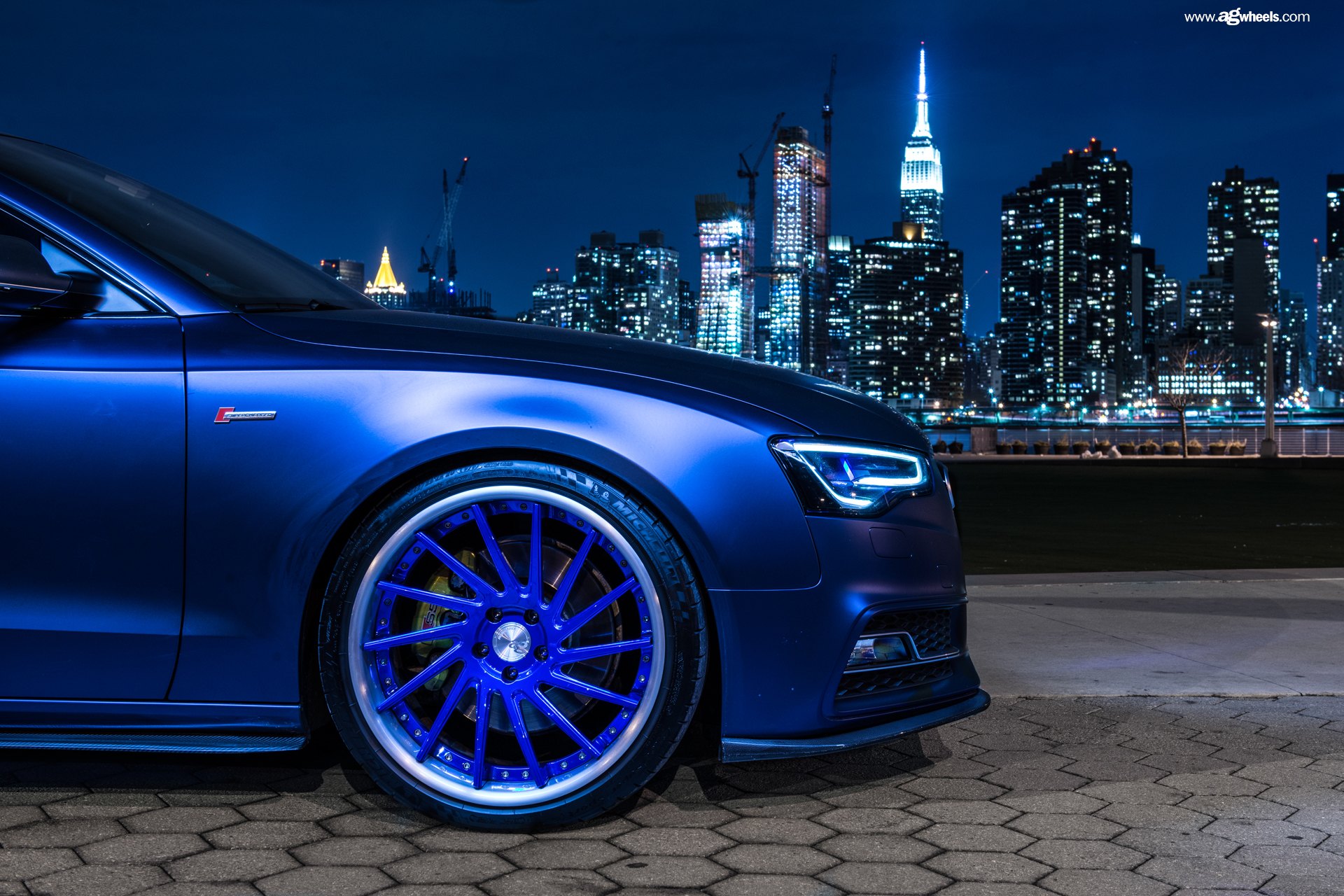 Синие диски. Ауди синяя а6 r20. Audi s5 f5 Blue. Audi синяя m5. Темно синяя Audi a5 диски.