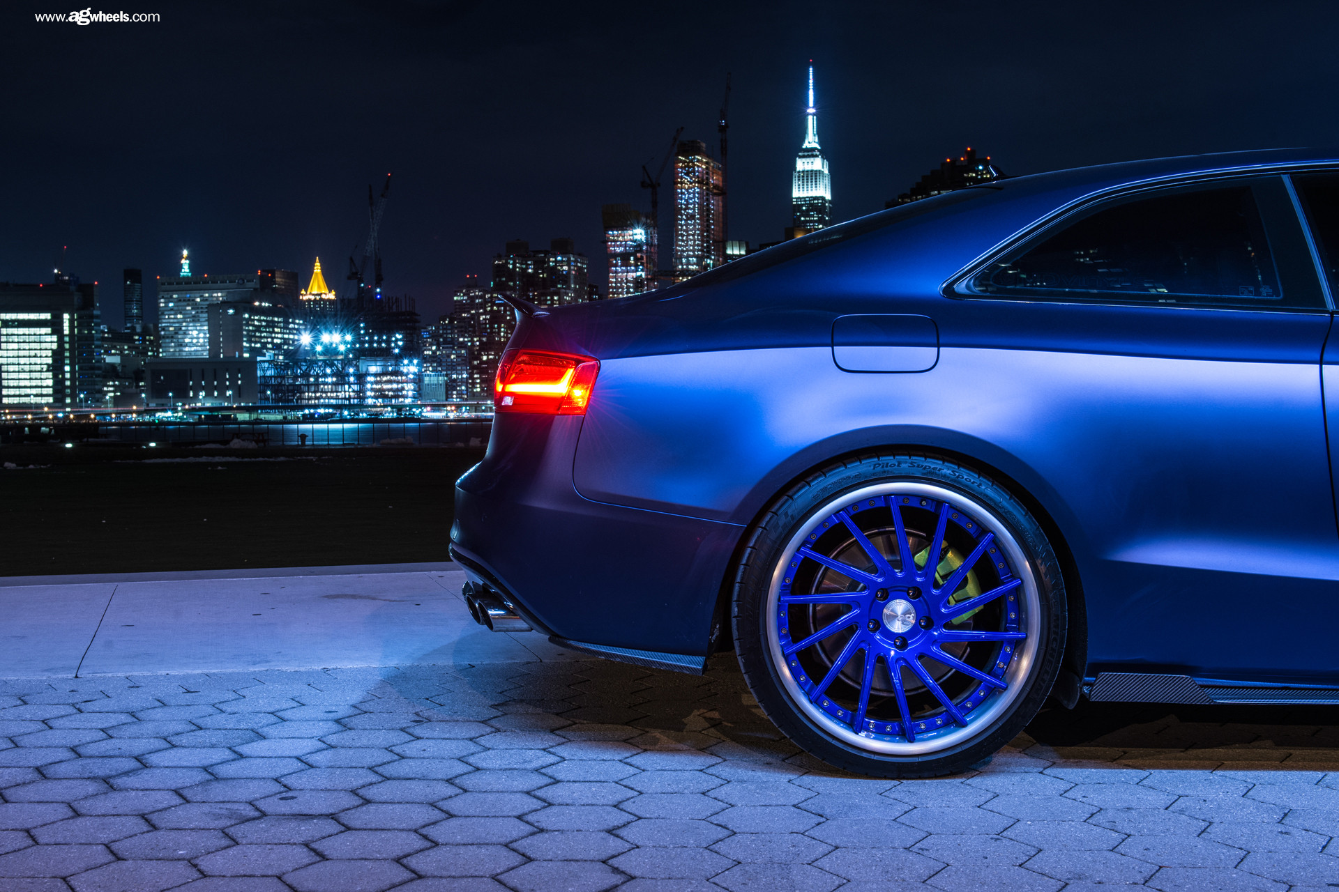 Audi S5 Coupe With Green Brake Calipers - Photo by Avant Garde