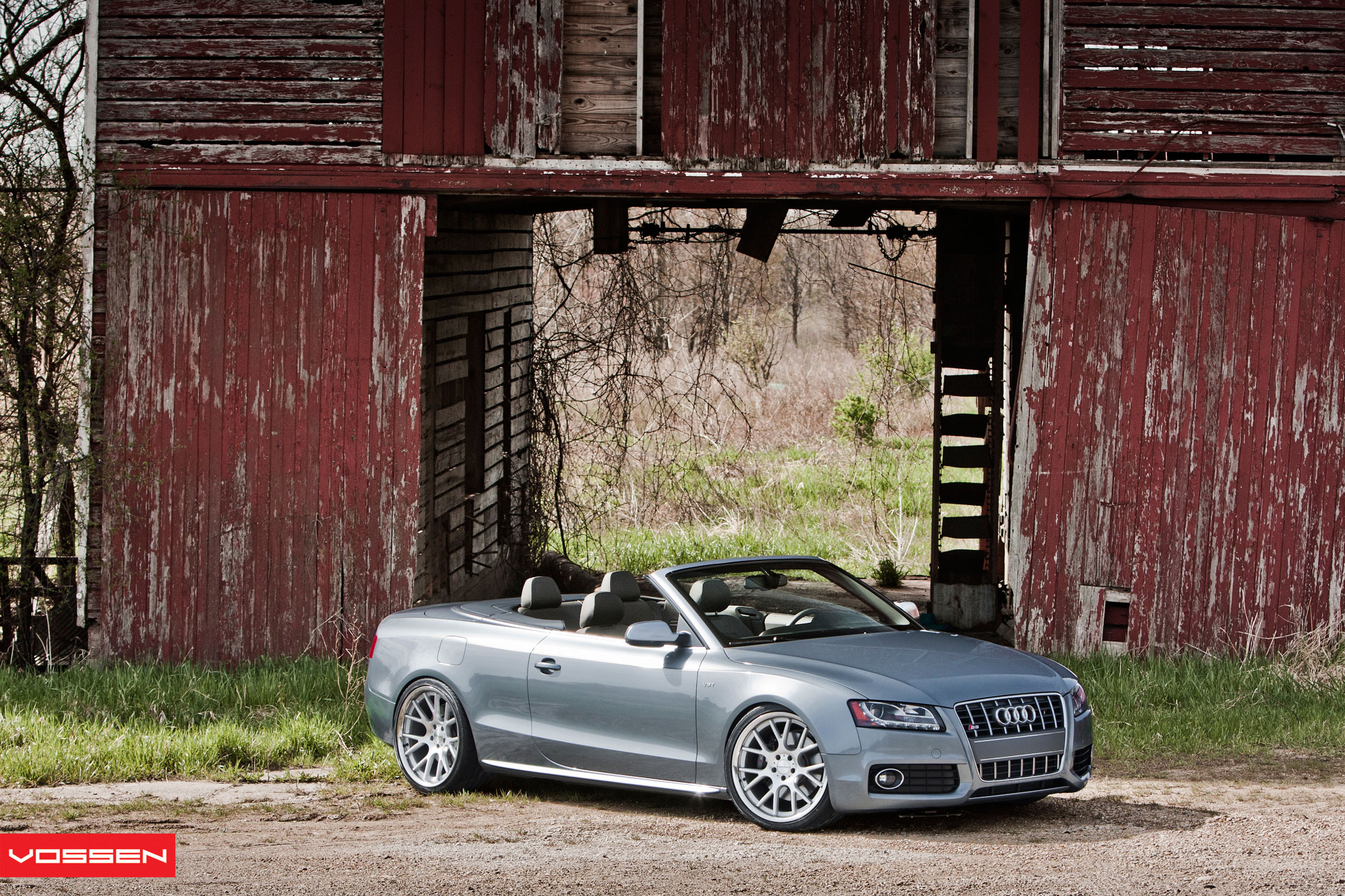 Chrome Grille on Silver Convertible Audi S5 - Photo by Vossen