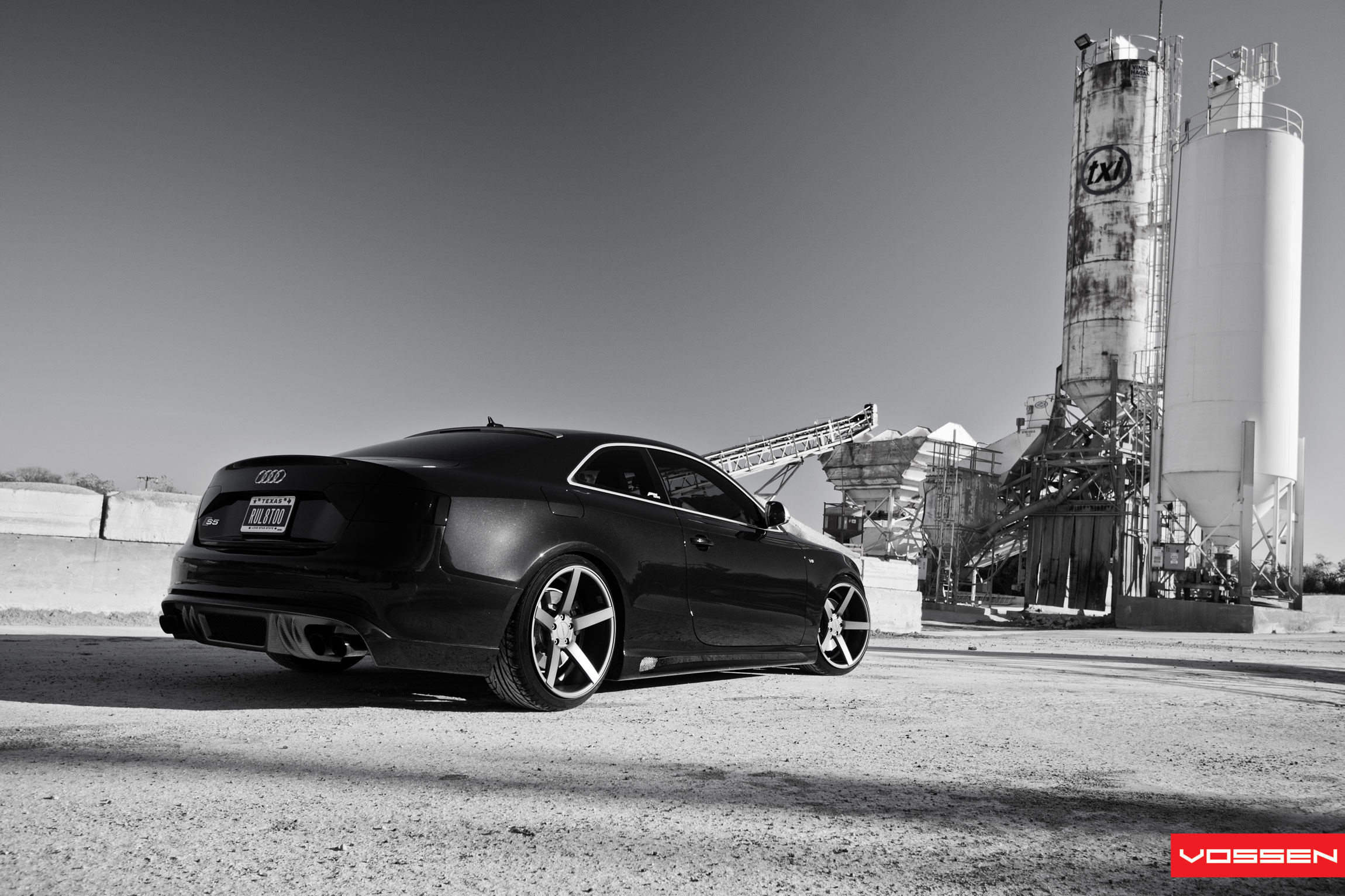 Carbon Fiber Side Skirts on Black Audi S5 - Photo by Vossen