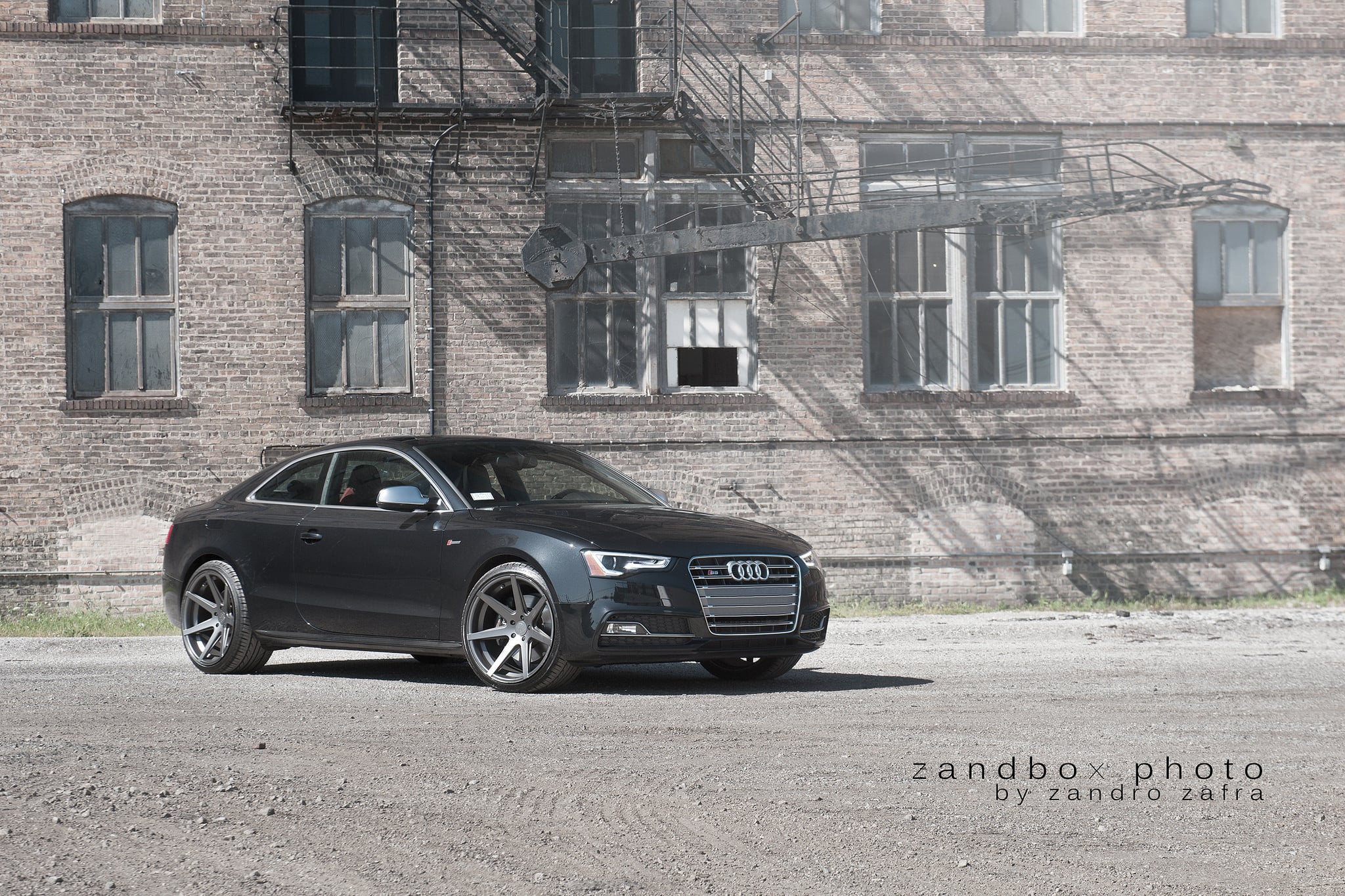 Aftermarket Headlights on Black Audi S5 - Photo by zandbox