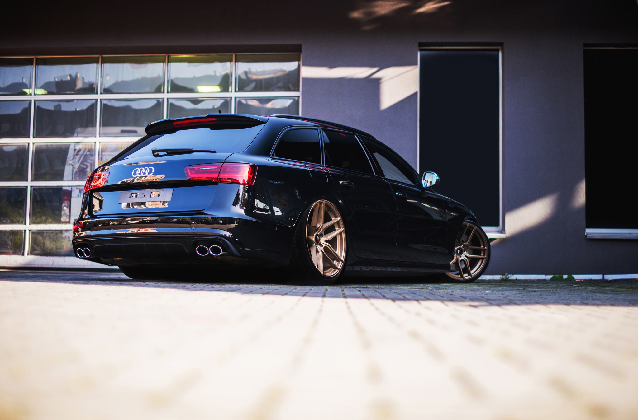 Roofline Spoiler with Light on Black Audi S6 - Photo by JR Wheels